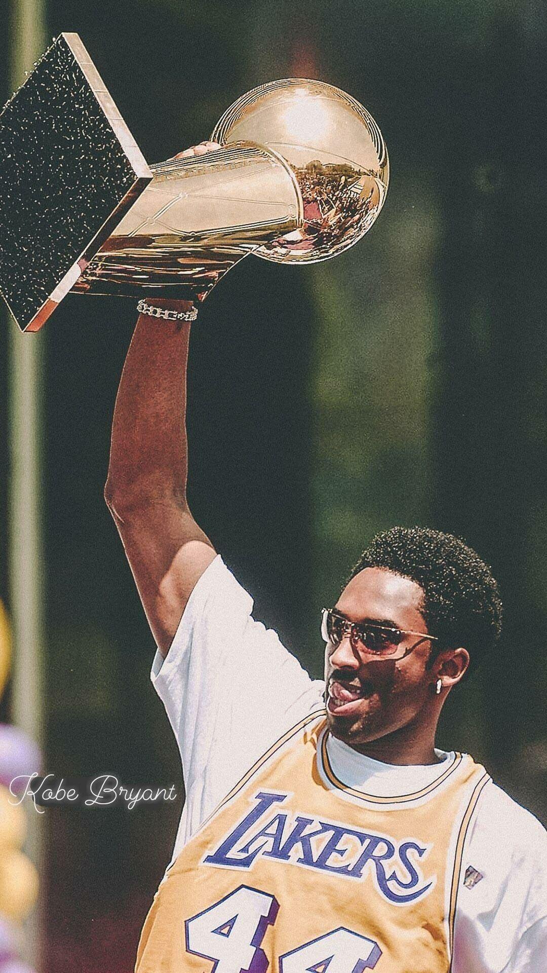 1080x1920 Wallpaper Retro Kobe Bryant Jersey Aesthetic Kobe Bryant Wallpaper Trophy Retro Kobe Bryant