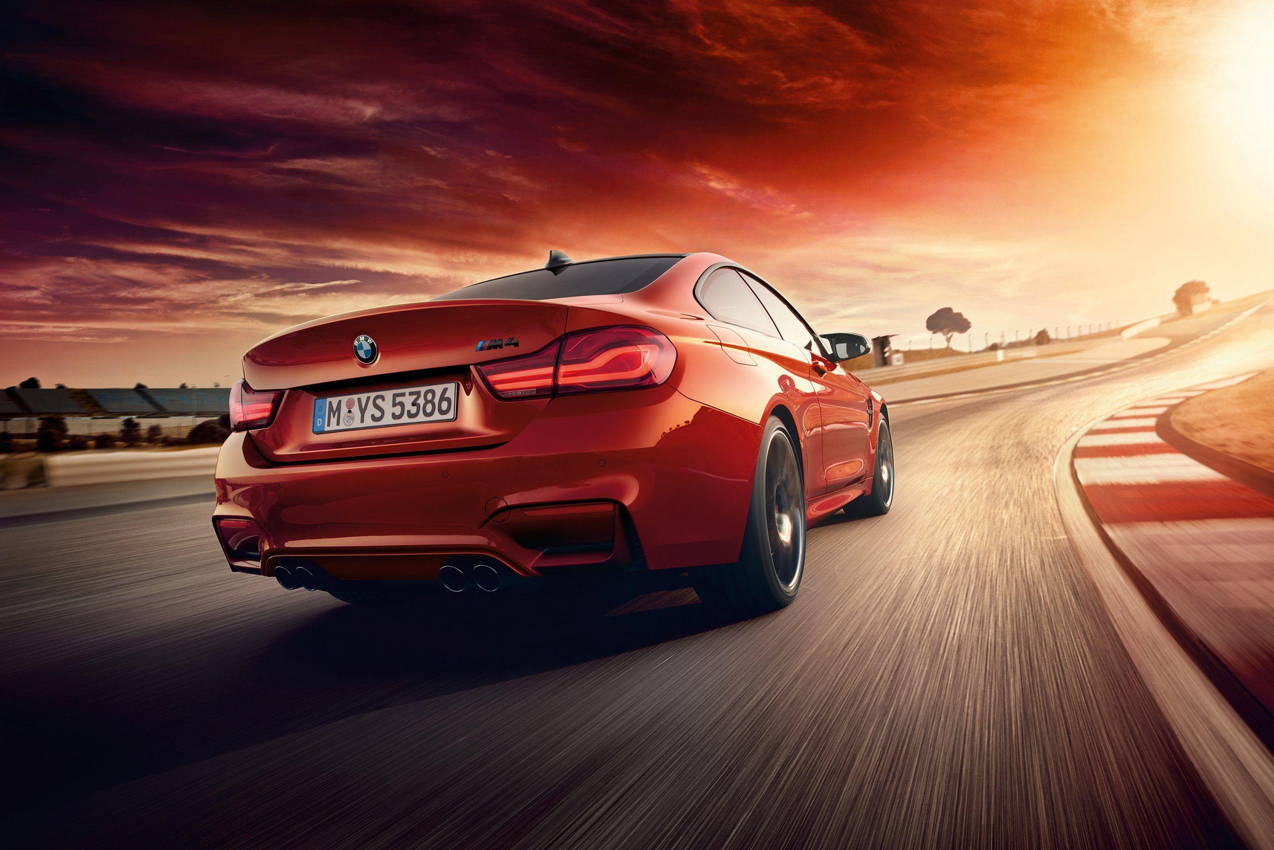 2560x1707 BMW M4 Wallpaper