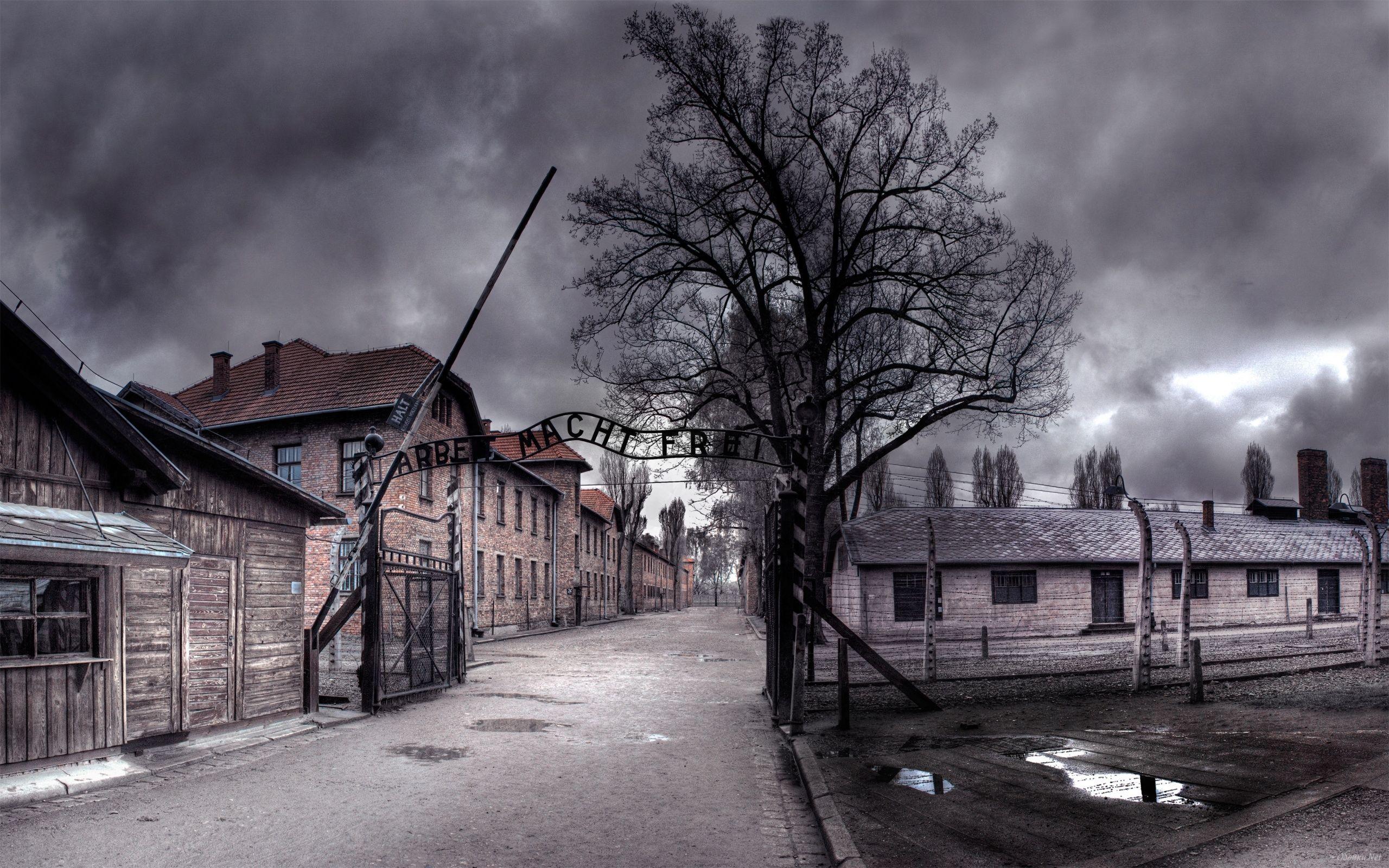 2560x1600 Ghost Town Wallpaper