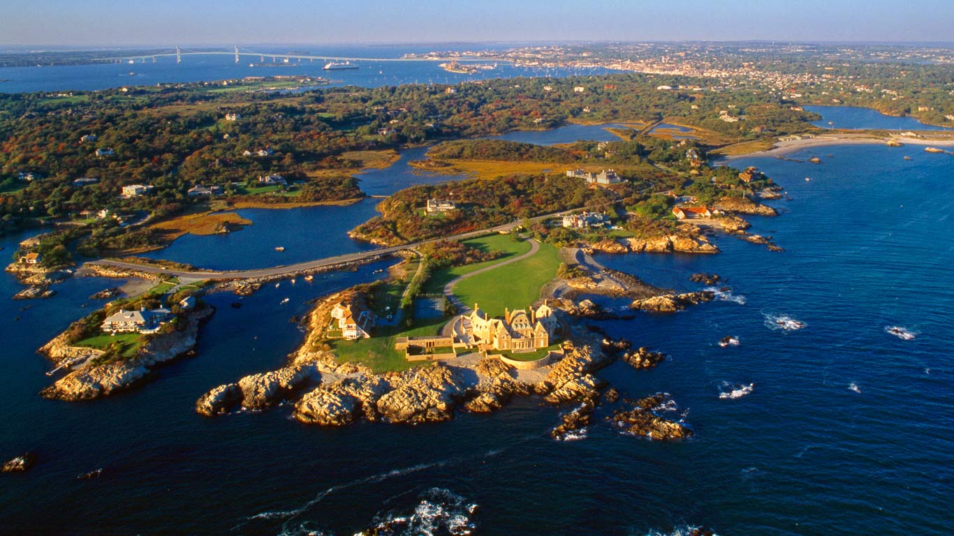 1366x768 Rhode Island Wallpaper