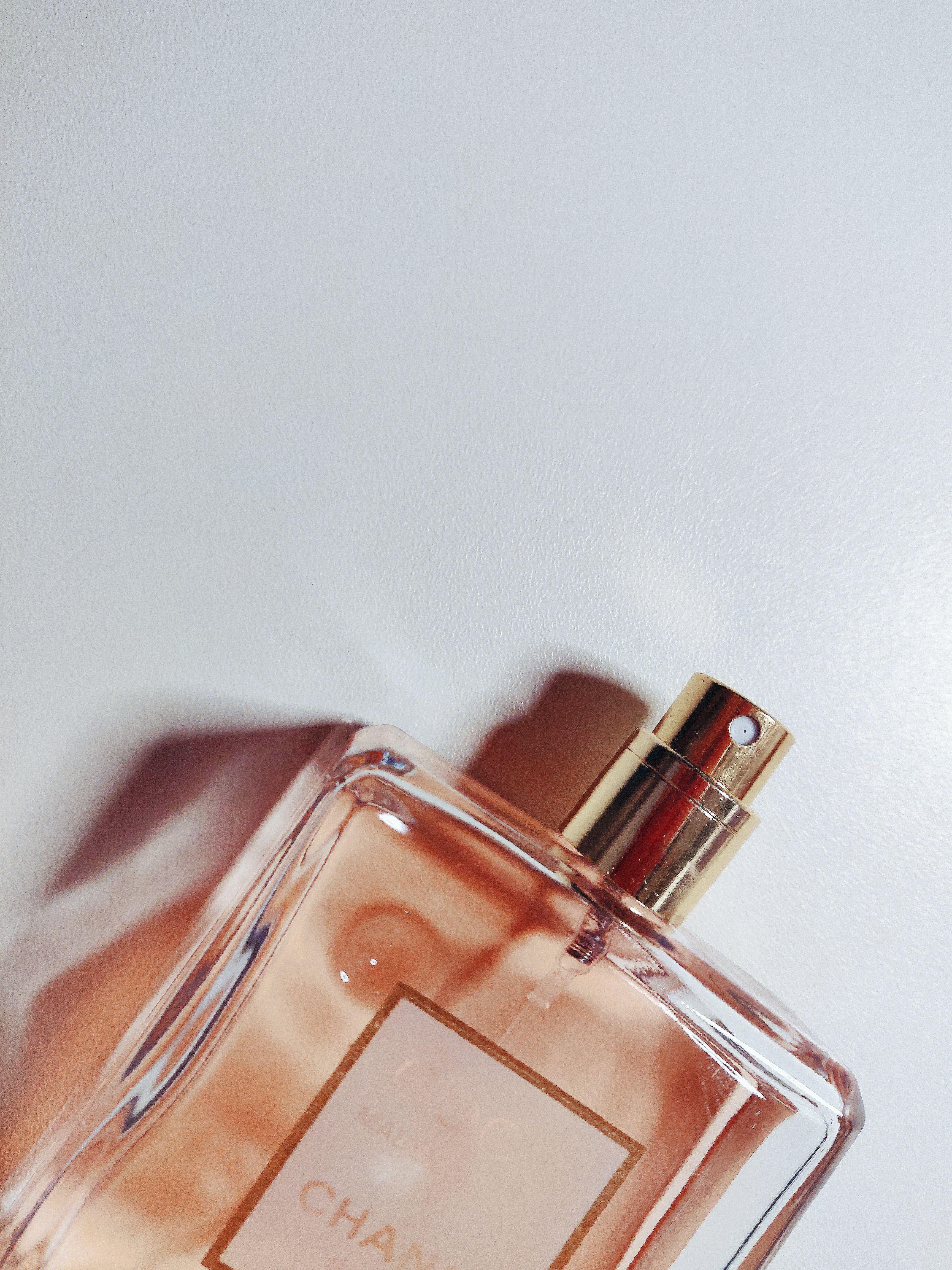 3456x4608 Close Up Photo Of Perfume Bottle · Free