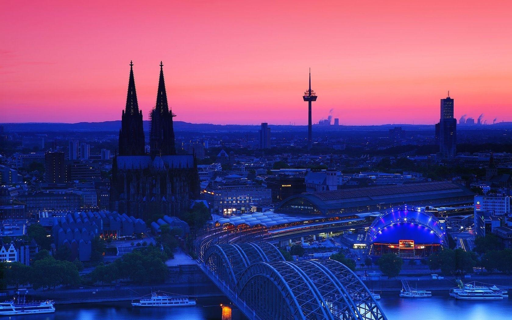 1680x1050 Cologne Cathedral In The Twilight Germany Wallpaper