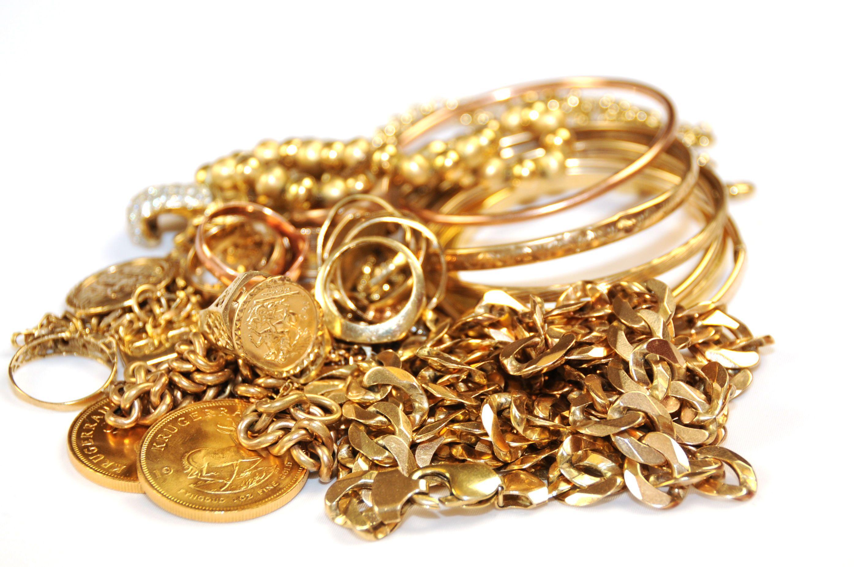 2789x1852 Gold Jewellery Wallpaper HD Wallpaper