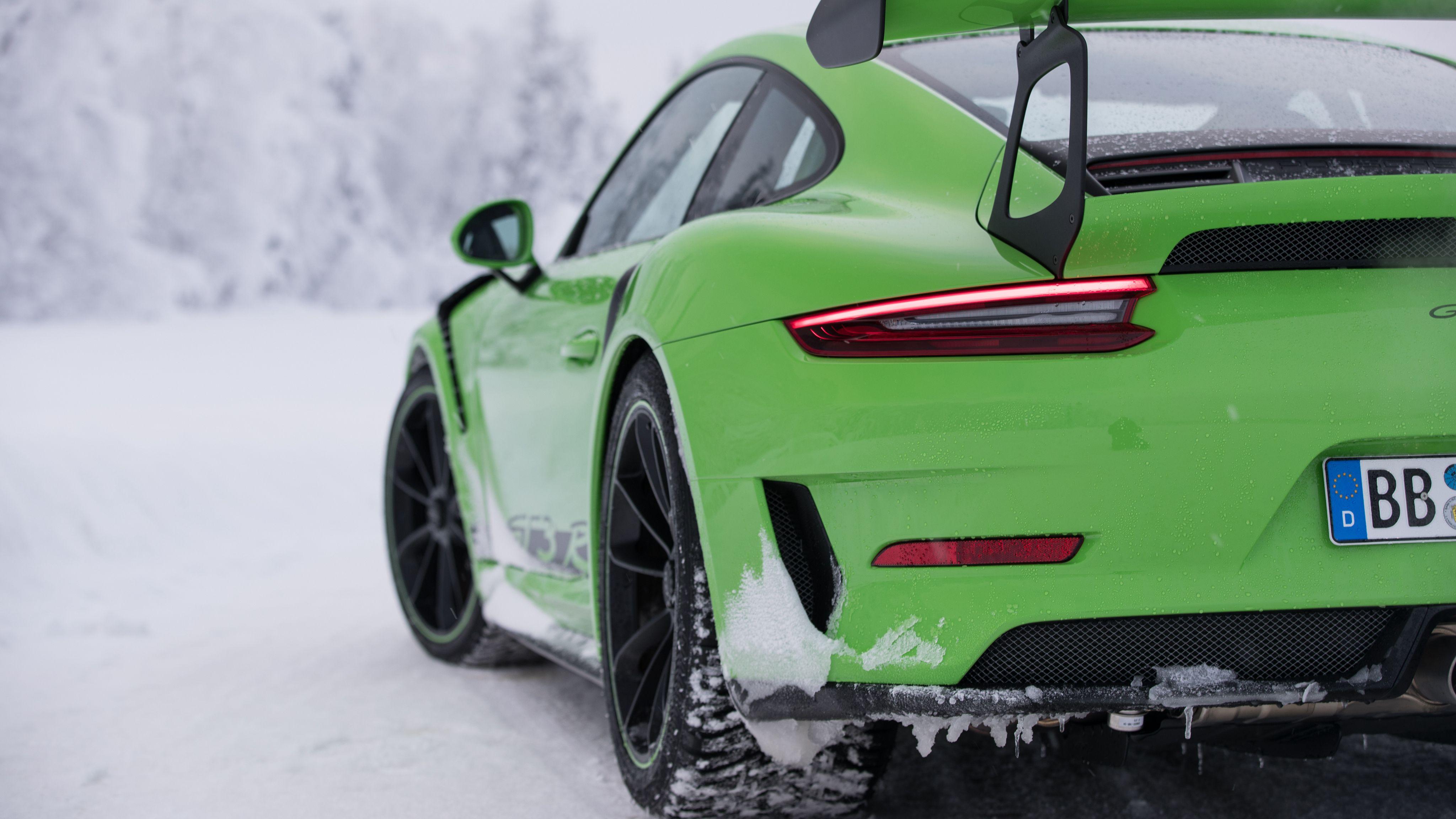 Green Porsche Wallpapers Top Free Green Porsche Backgrounds Wallpaperaccess