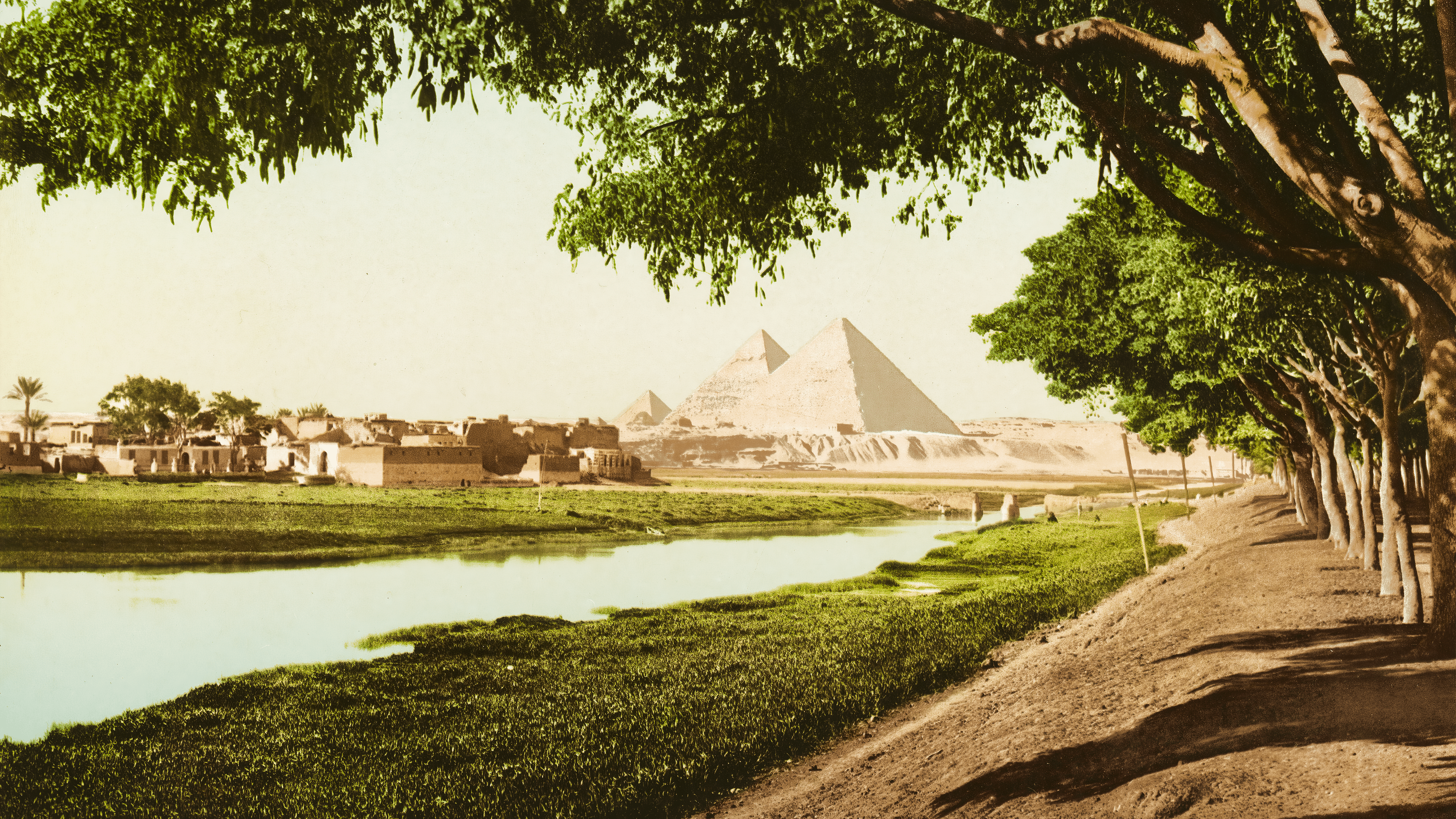 3840x2160 The Pyramids As Seen From The Street (ca. 1890 1910) [3840x2160]