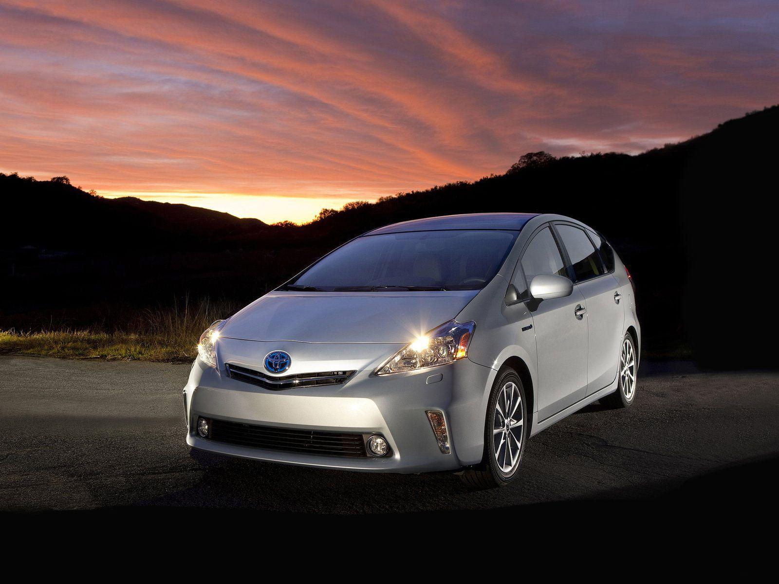 1600x1200 Car desktop wallpaper. Car insurance, accident lawyers info.: 2012 TOYOTA Prius V. car accident lawyers