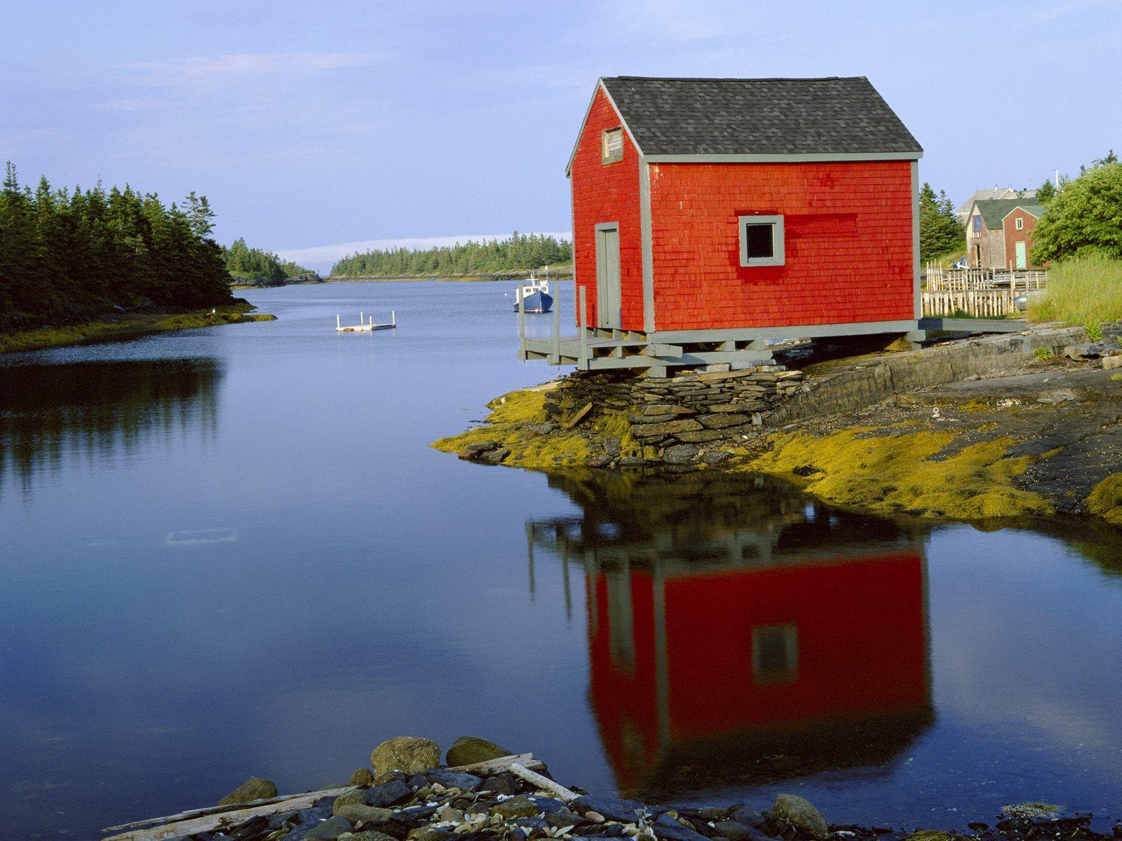 1600x1200 Download Wallpaper river house, 1600x Red house near the river