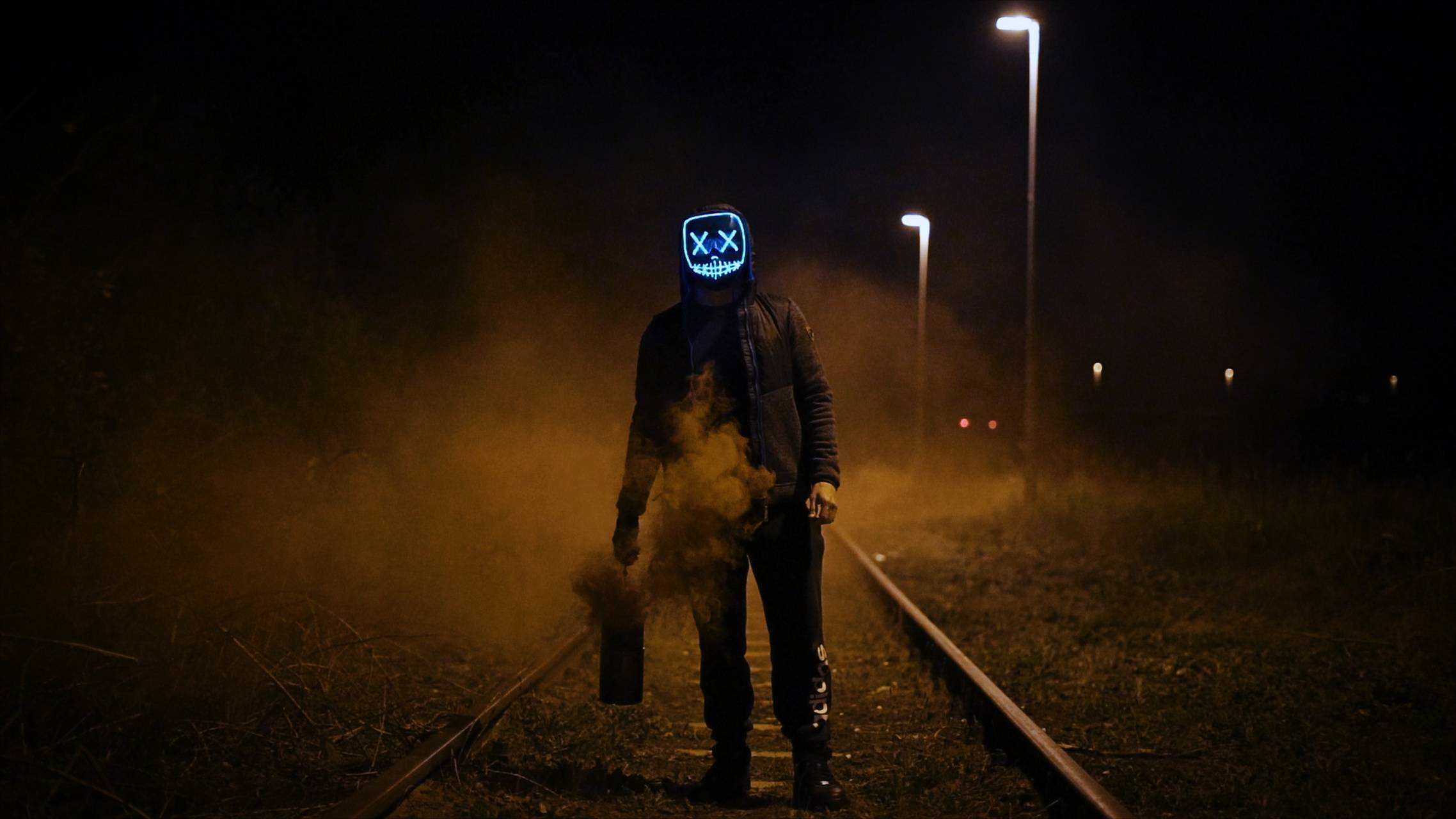 2276x1280 creepy dark fog wallpaper