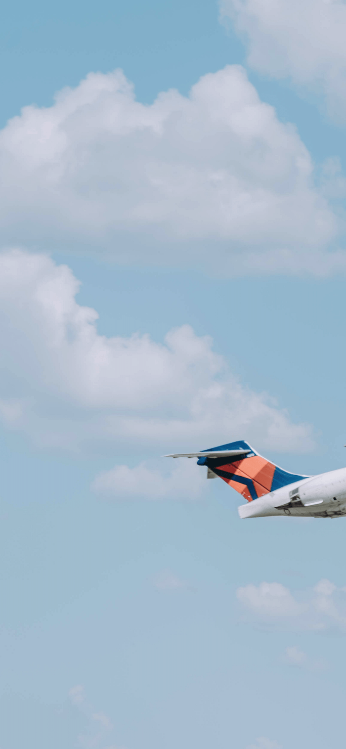 700x1515 Back Of A Plane Flying In The Sky Aesthetic Lockscreen Blue Sky With White Clouds. Aesthetic Wallpaper, Aesthetic Iphone Wallpaper, Aesthetic Desktop Wallpaper