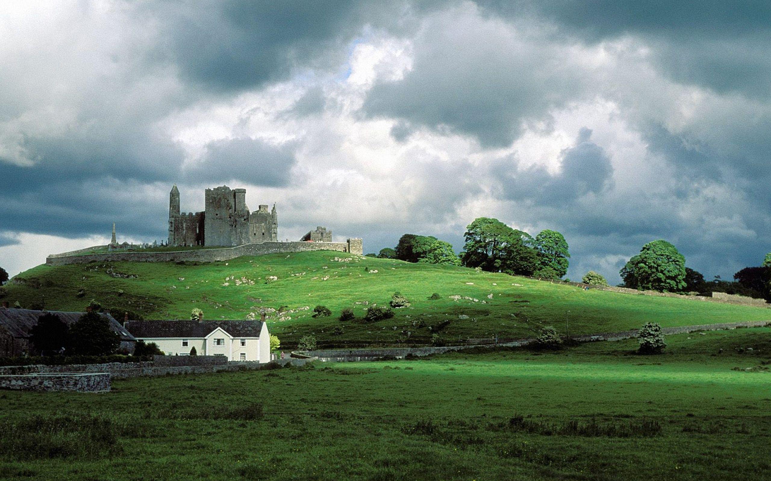 irish village wallpaper