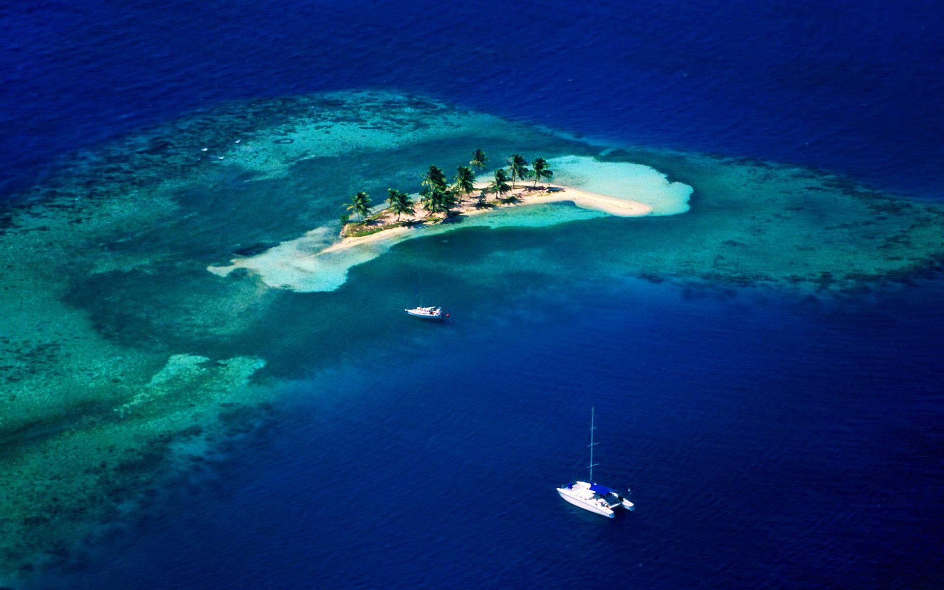 1920x1200 Goff's Caye, Belize wallpaper