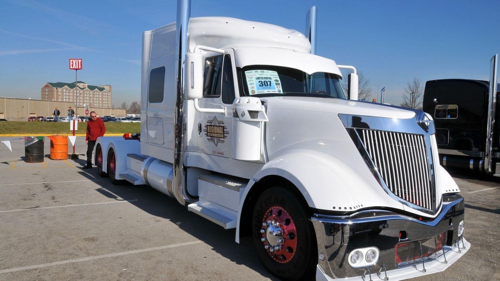 1600x900 International Lonestar Truck HD Wallpaper
