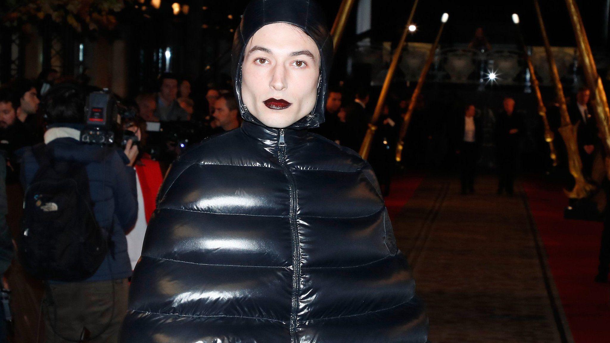 2048x1152 Fantastic Beasts Ezra Miller