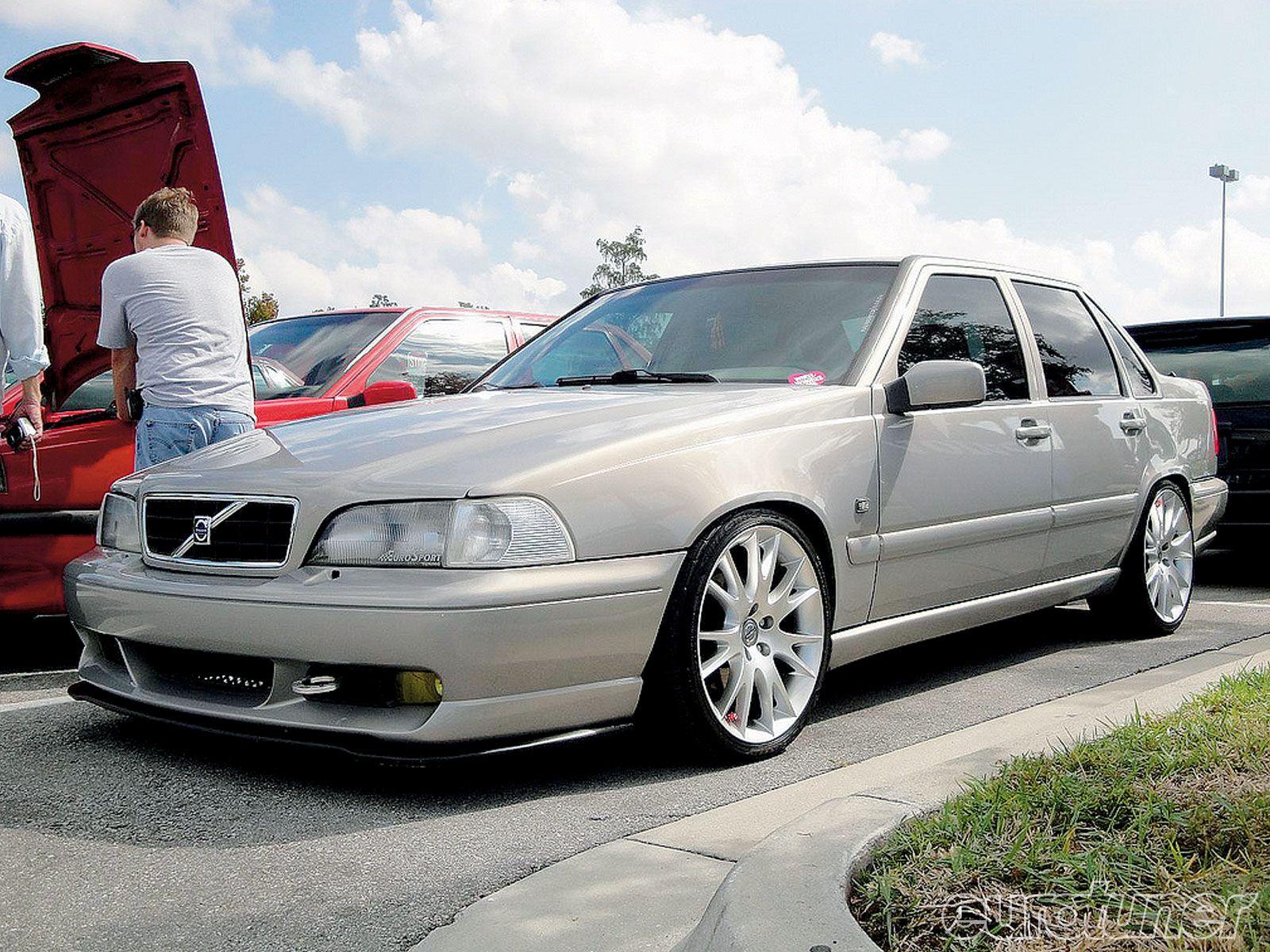 1600x1200 Volvo S70