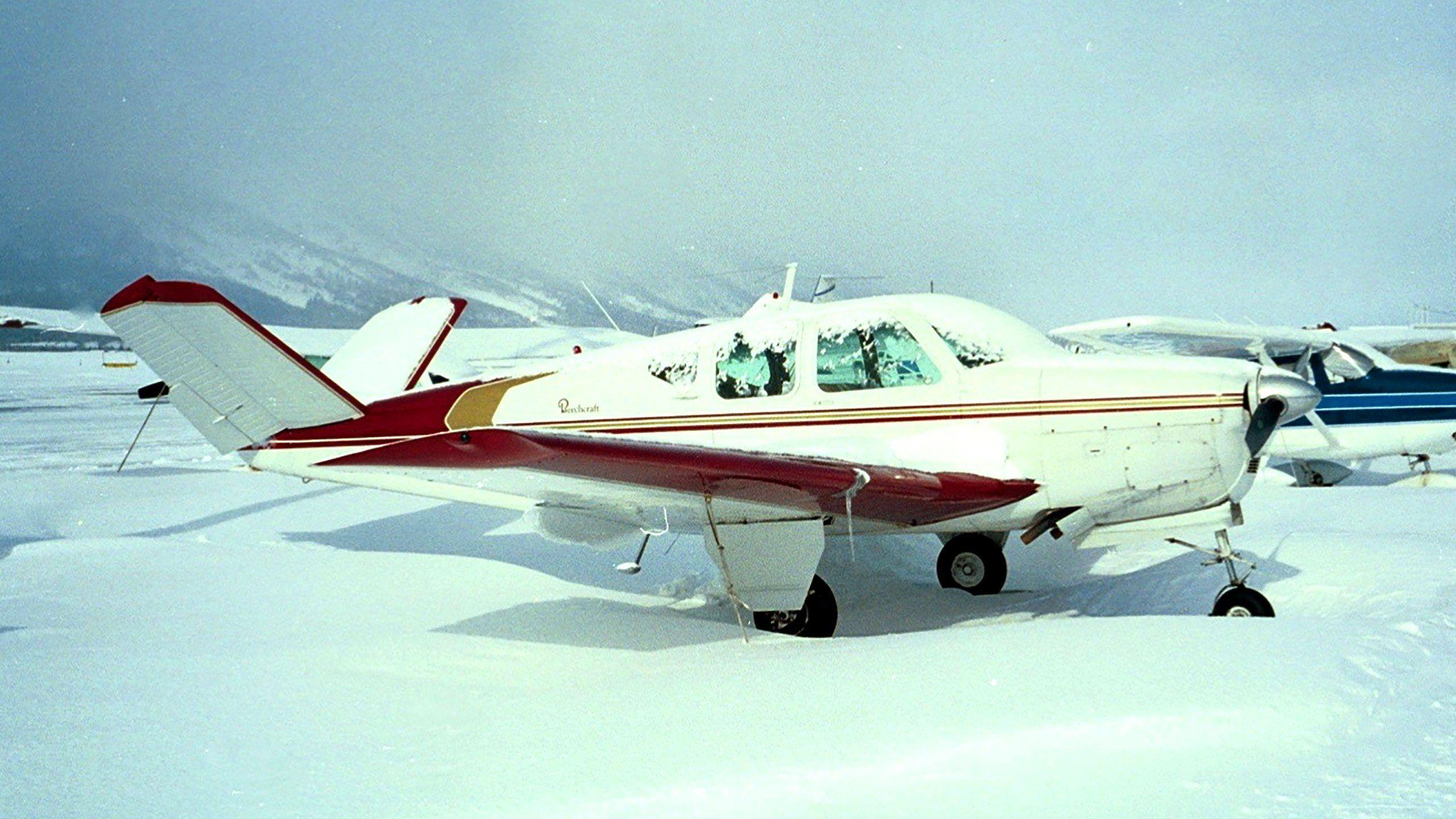 2560x1440 Beechcraft Bonanza .