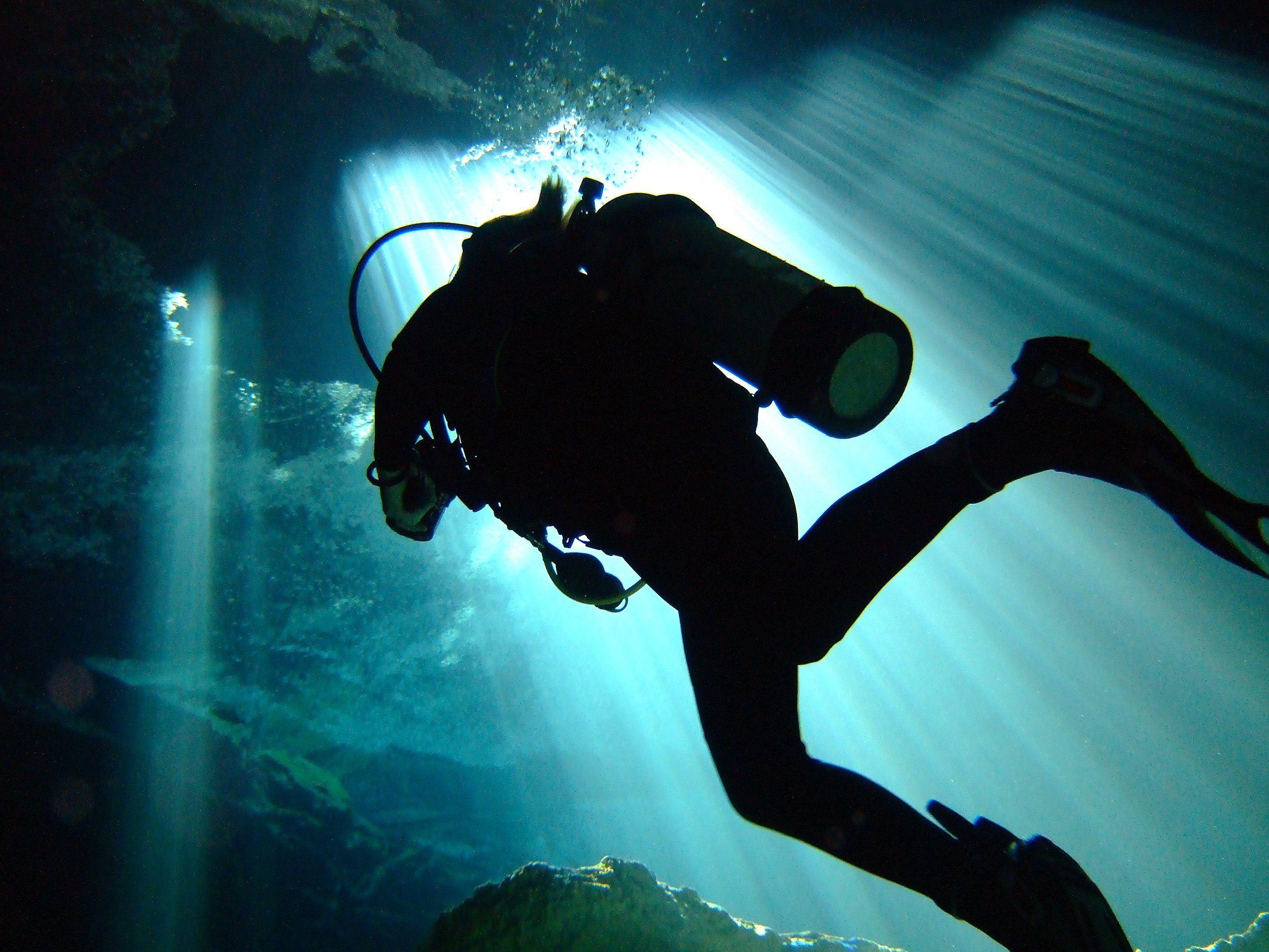 2848x2136 Diver Wallpaper. Scuba Diver Coral Reef Wallpaper, Underwater Diver Wallpaper and Undersea Diver Wallpaper