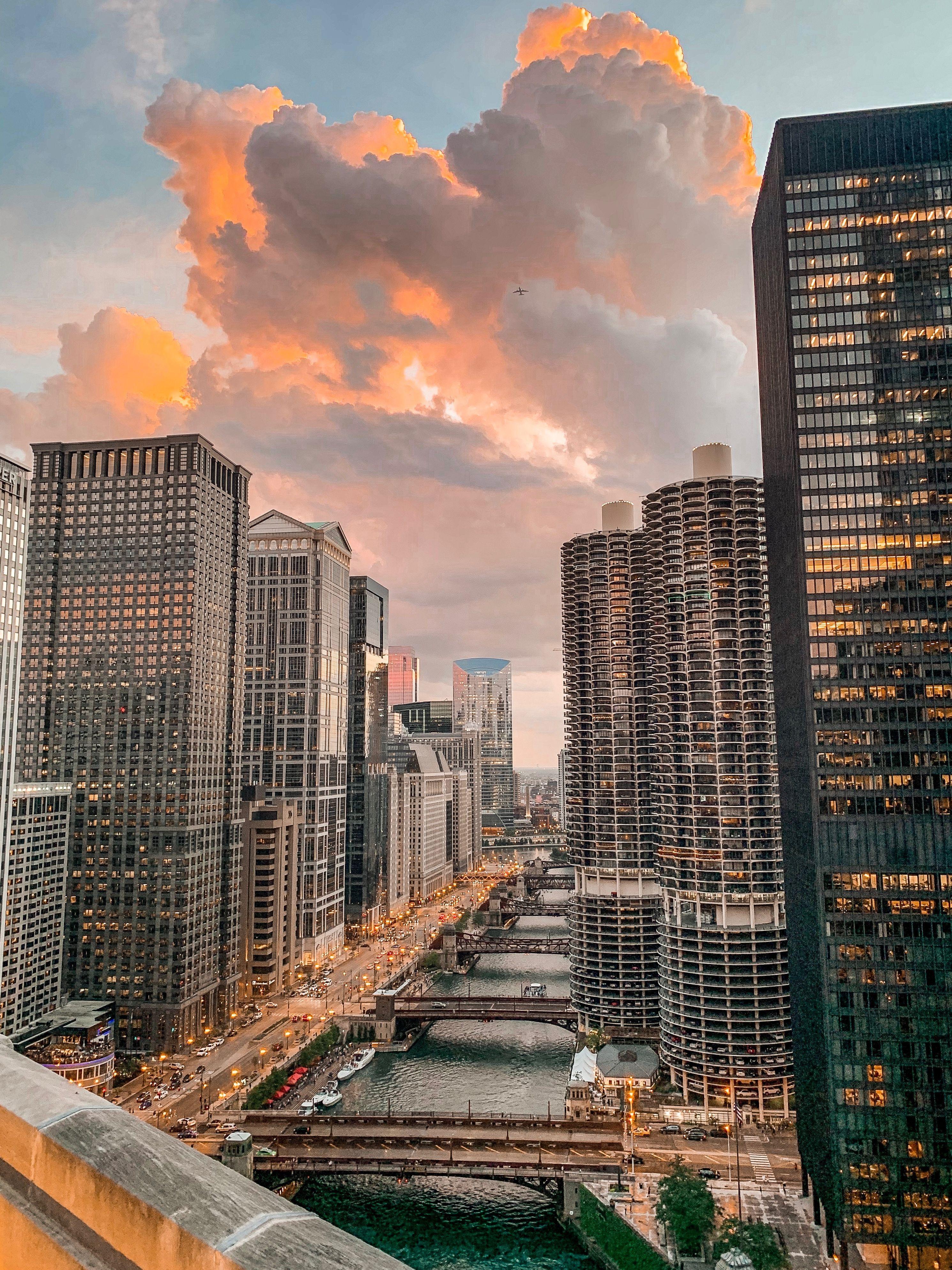 2981x3975 Sunset on the Chicago River. Chicago aesthetic, Chicago river, City aesthetic