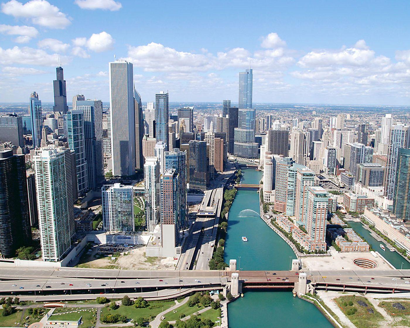 1400x1120 Chicago Architecture Wallpaper. Trump Tower Looking Down Chicago River