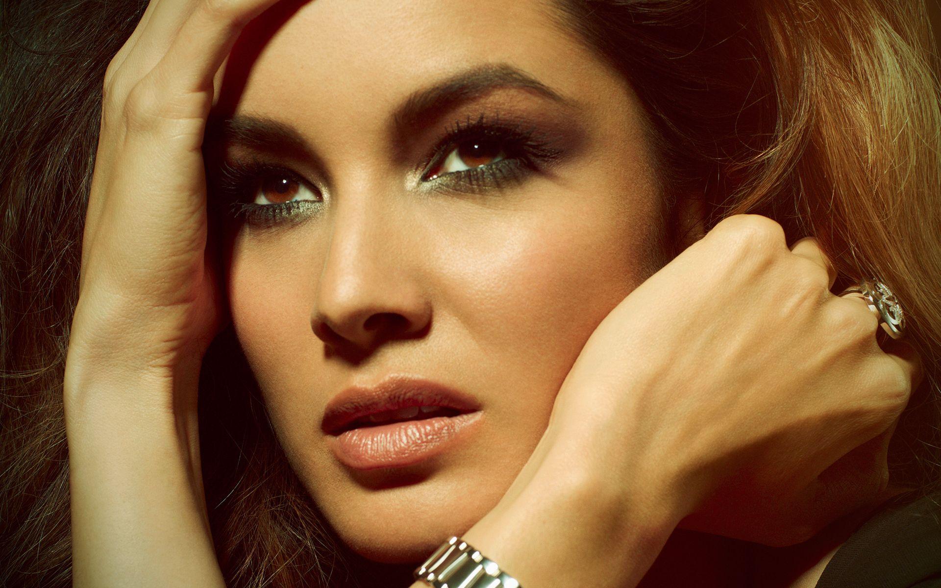 1920x1200 Berenice Marlohe Actress French Wallpaper:1920x1200