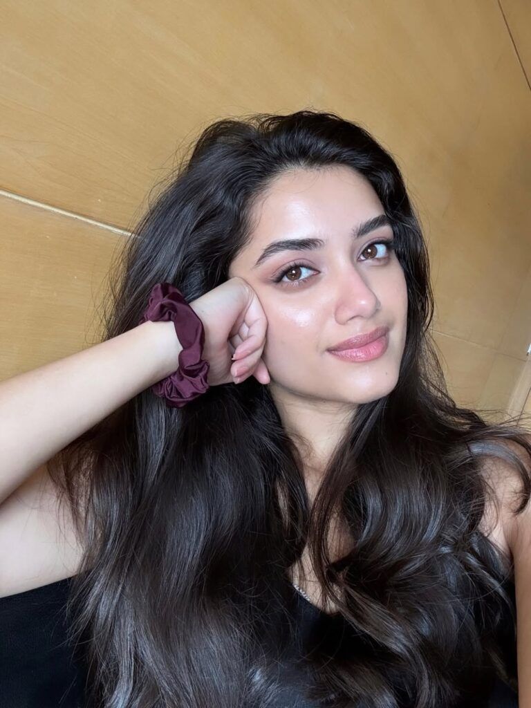 768x1024 Bhagyashri Borse Gallery: Latest Photo. Bhagyashri Borse and Politics
