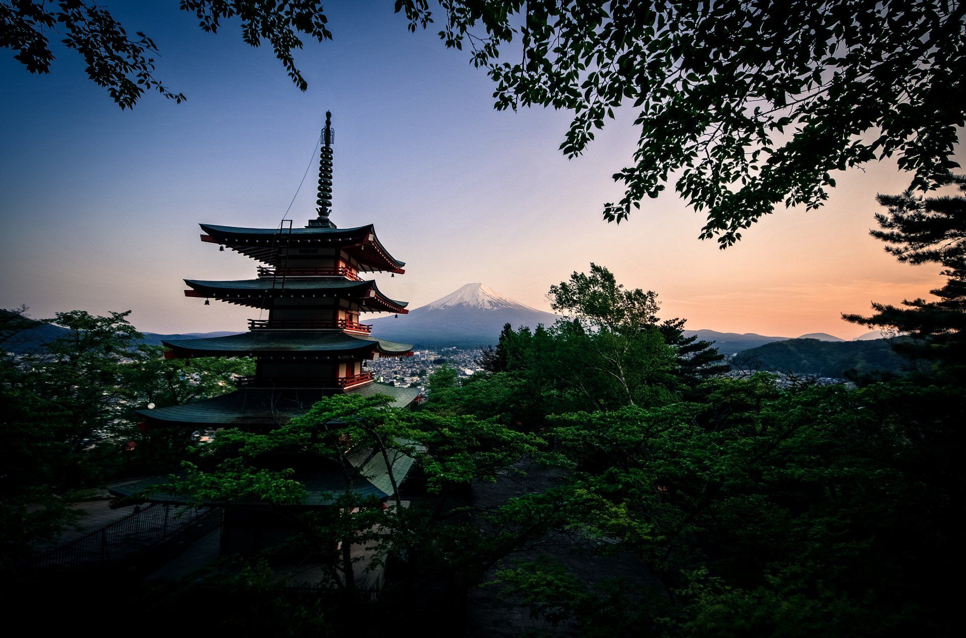 1920x1269 Serene Mount Fuji: 4K Ultra HD Temple and Nature Experiencex3068