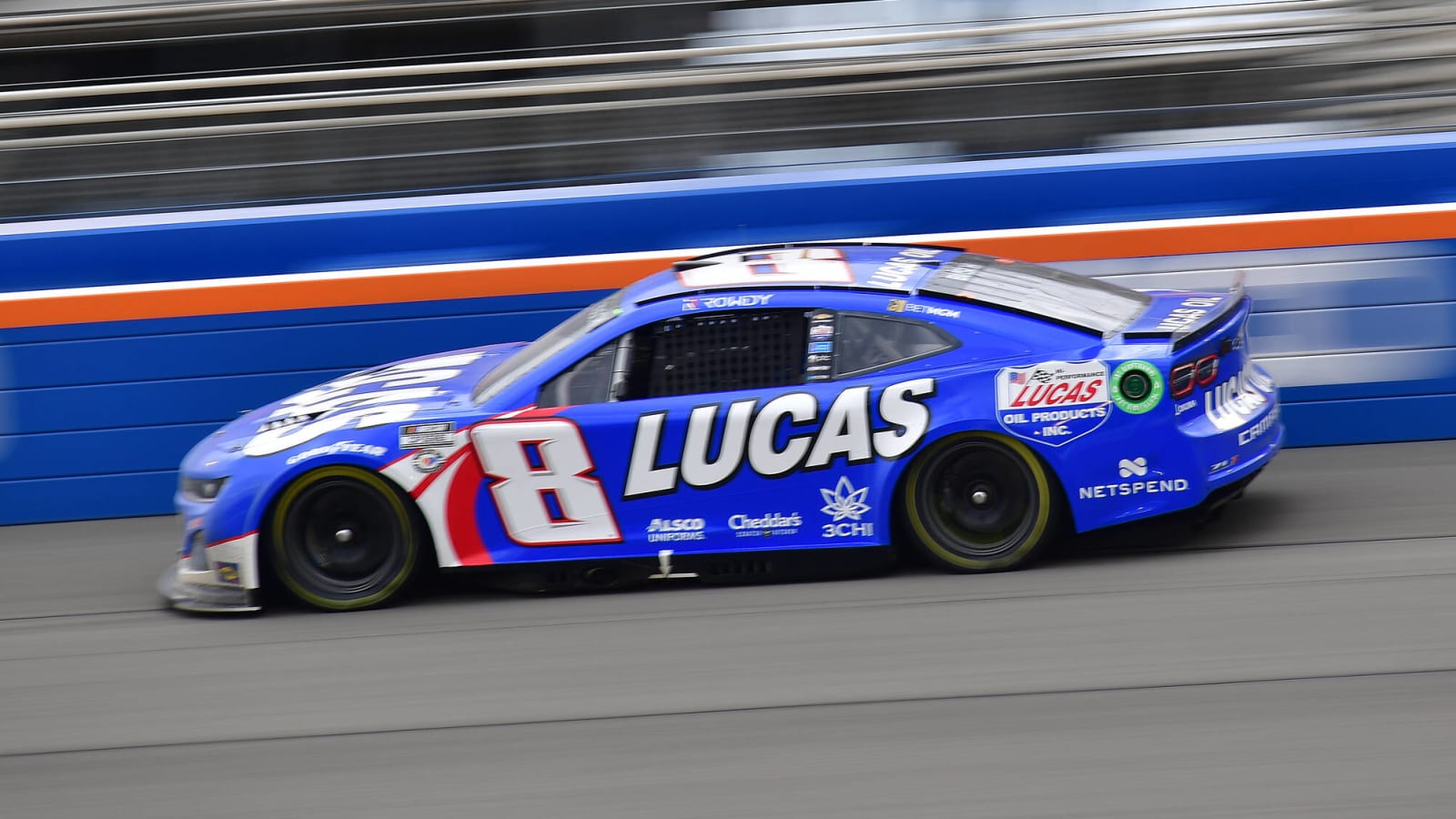 1600x900 Kyle Busch stuns the NASCAR world, wins Cup Series race