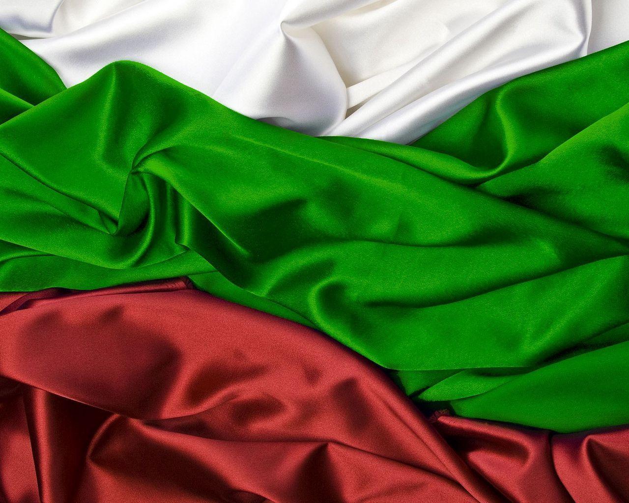 1280x1024 Download wallpaper 1280x1024 flag, green, white, red, silk standard 5:4 HD background