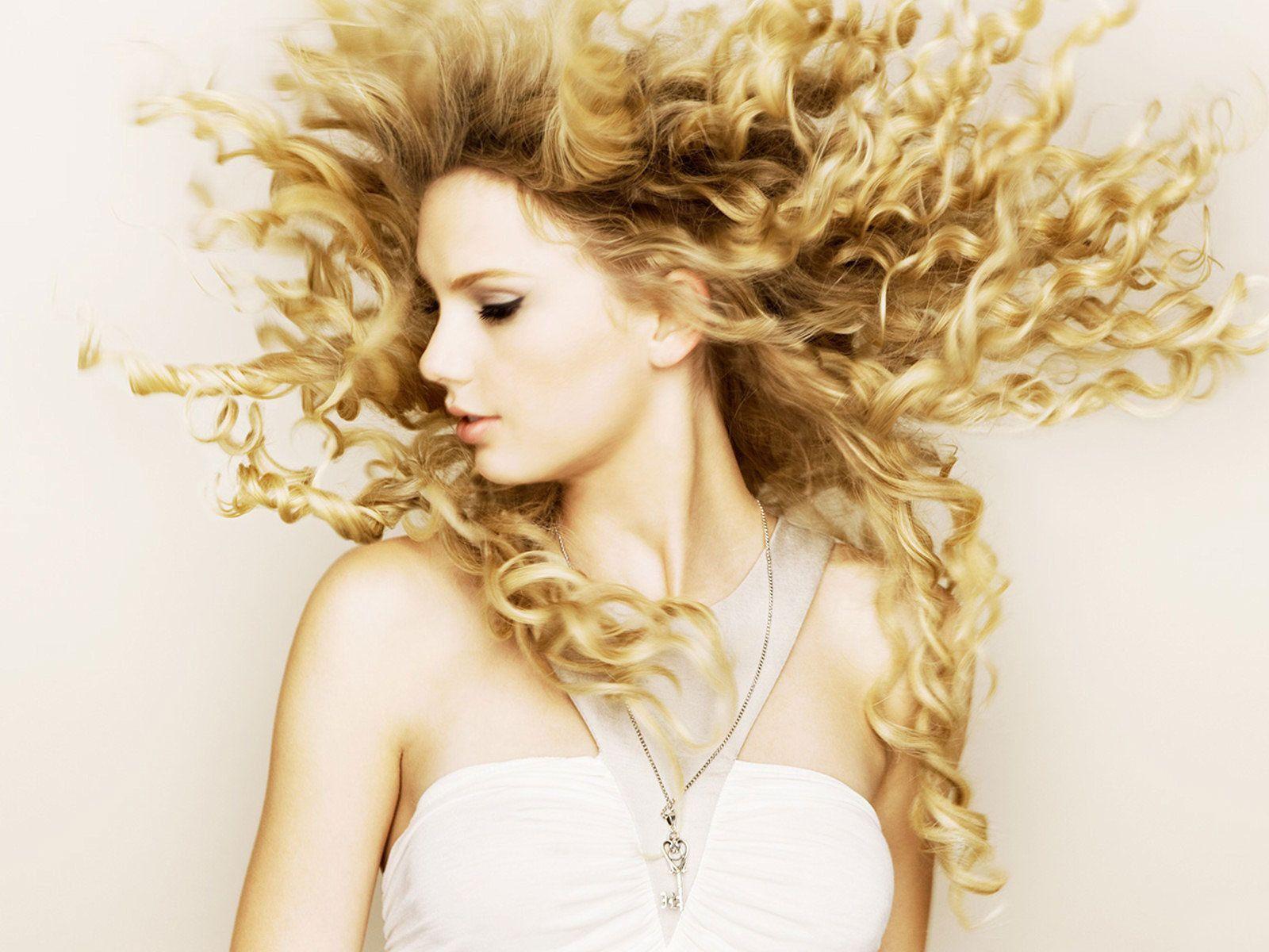 Taylor Swift Fearless Wallpapers Top Free Taylor Swift Fearless Backgrounds Wallpaperaccess