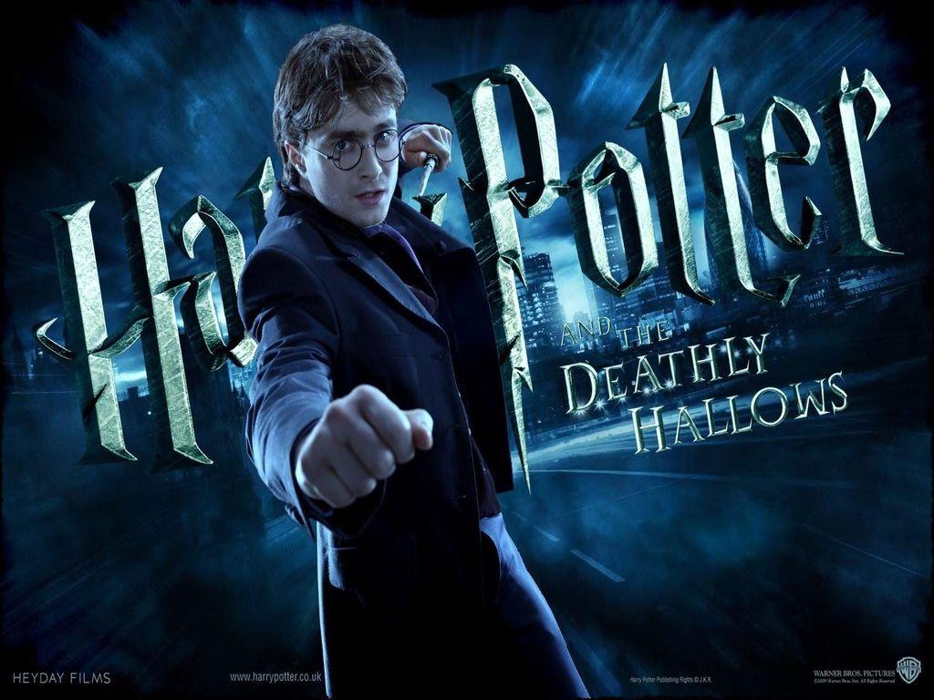 Harry potter years. Гарри Джеймс Поттер. Омнинокль Гарри Поттер. Гарри Поттер заставка. Гарри Поттер 6 часть.