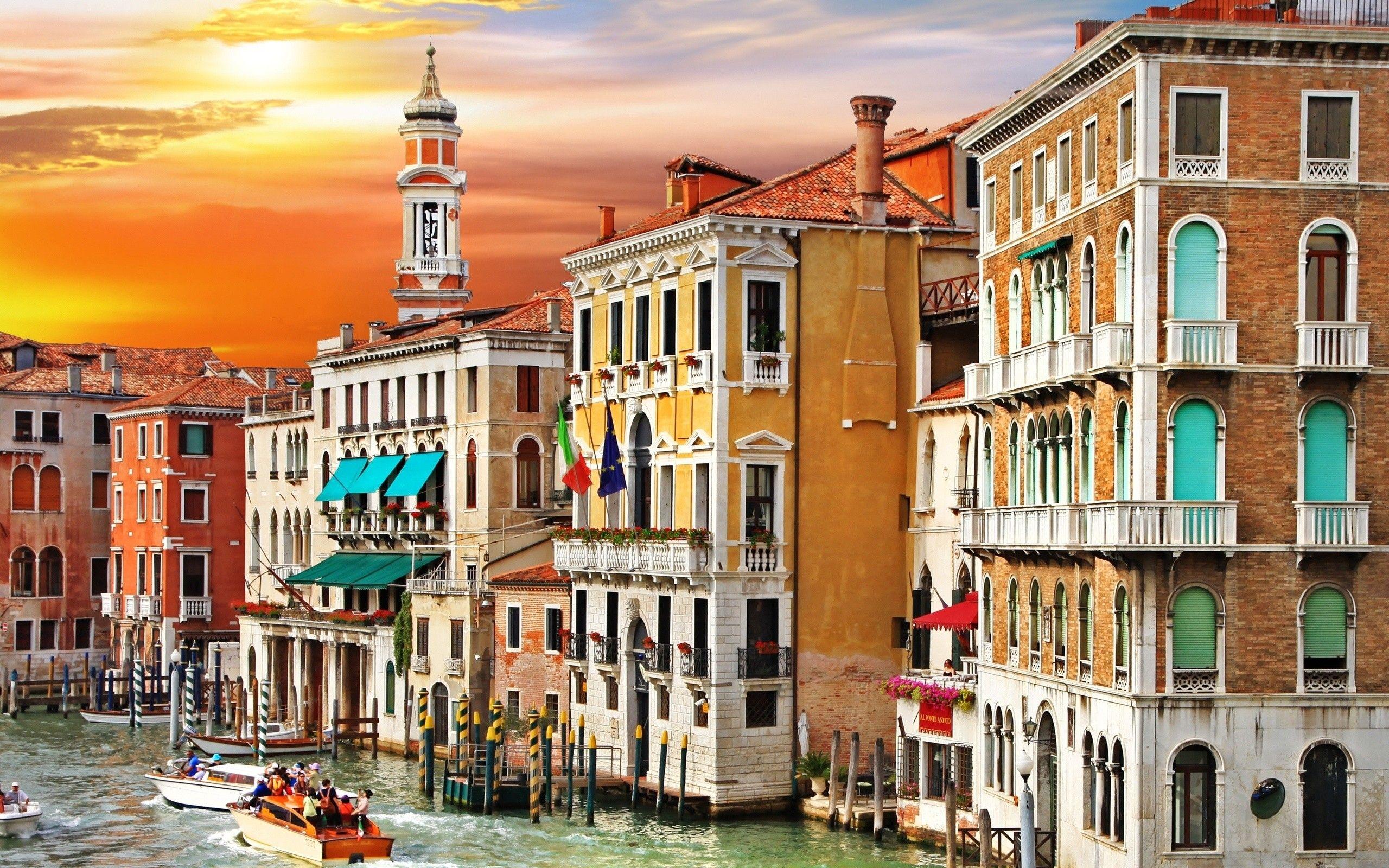 2560x1600 Houses: Venice Italy Sky Buildings City Sunset Canal Boat 1080p