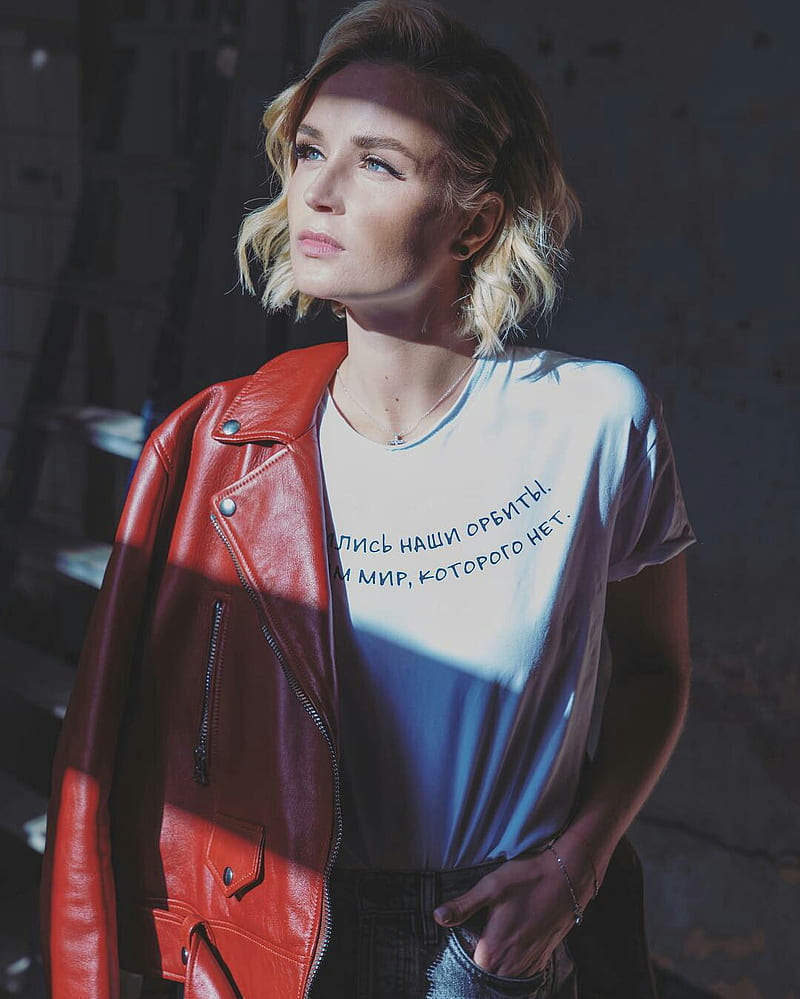 800x999 Polina Gagarina, blonde, Russian, Russian women, singer, short hair, blue eyes, HD phone wallpaper