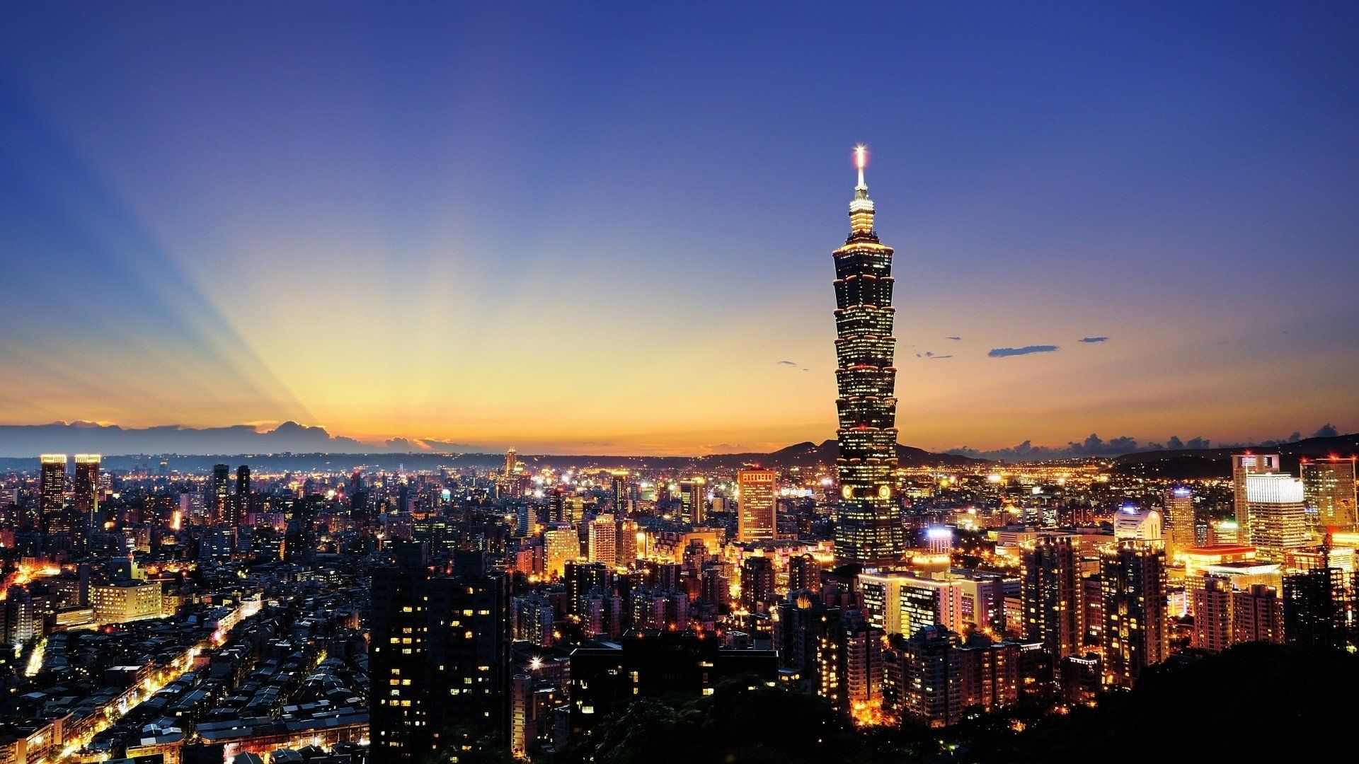 1920x1080 Taipei Skyline Glow: Stunning HD Man Made Urban Sunsetx1080