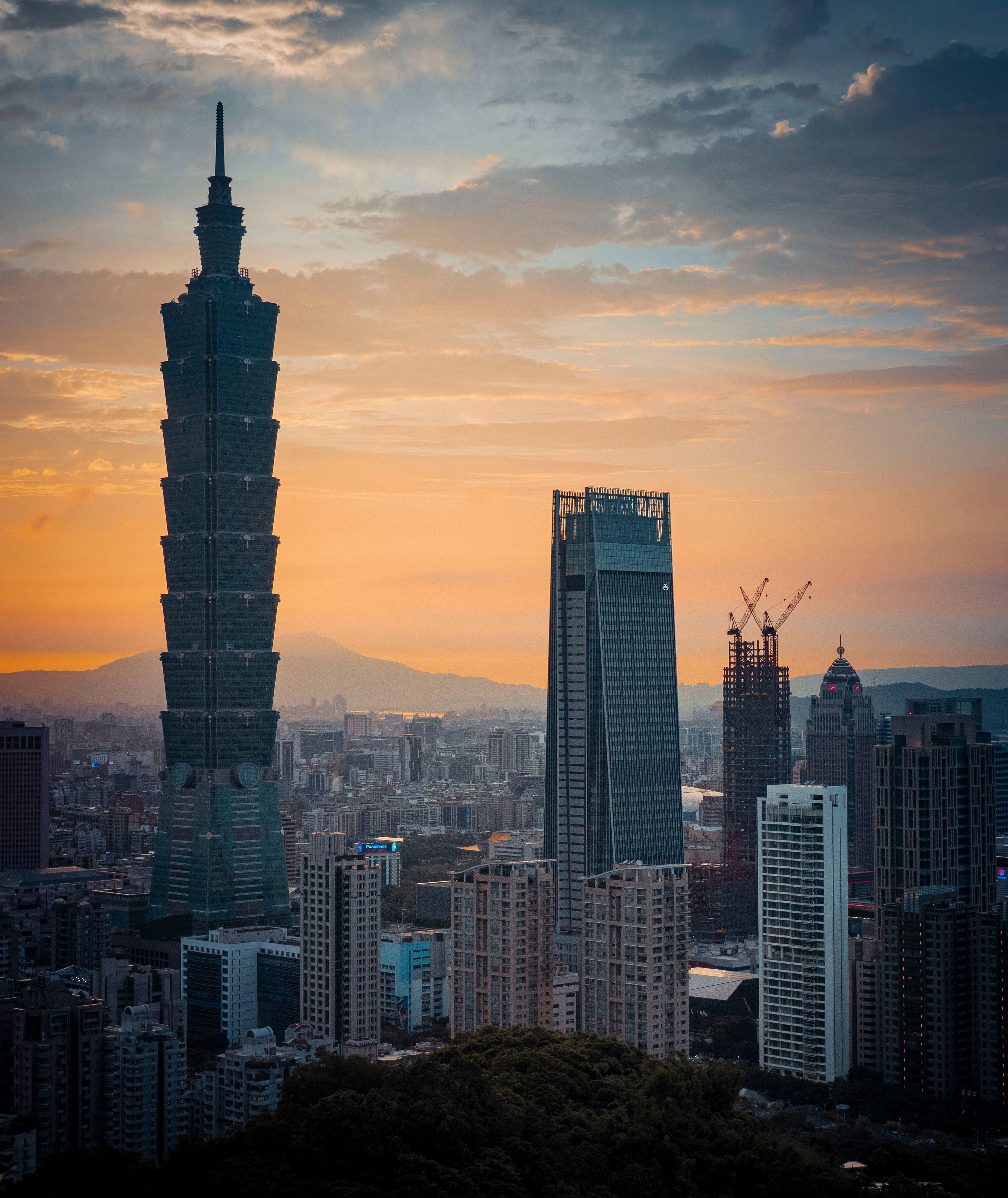 3467x4121 Taipei 101 Under Clear Sky at Daytime · Free