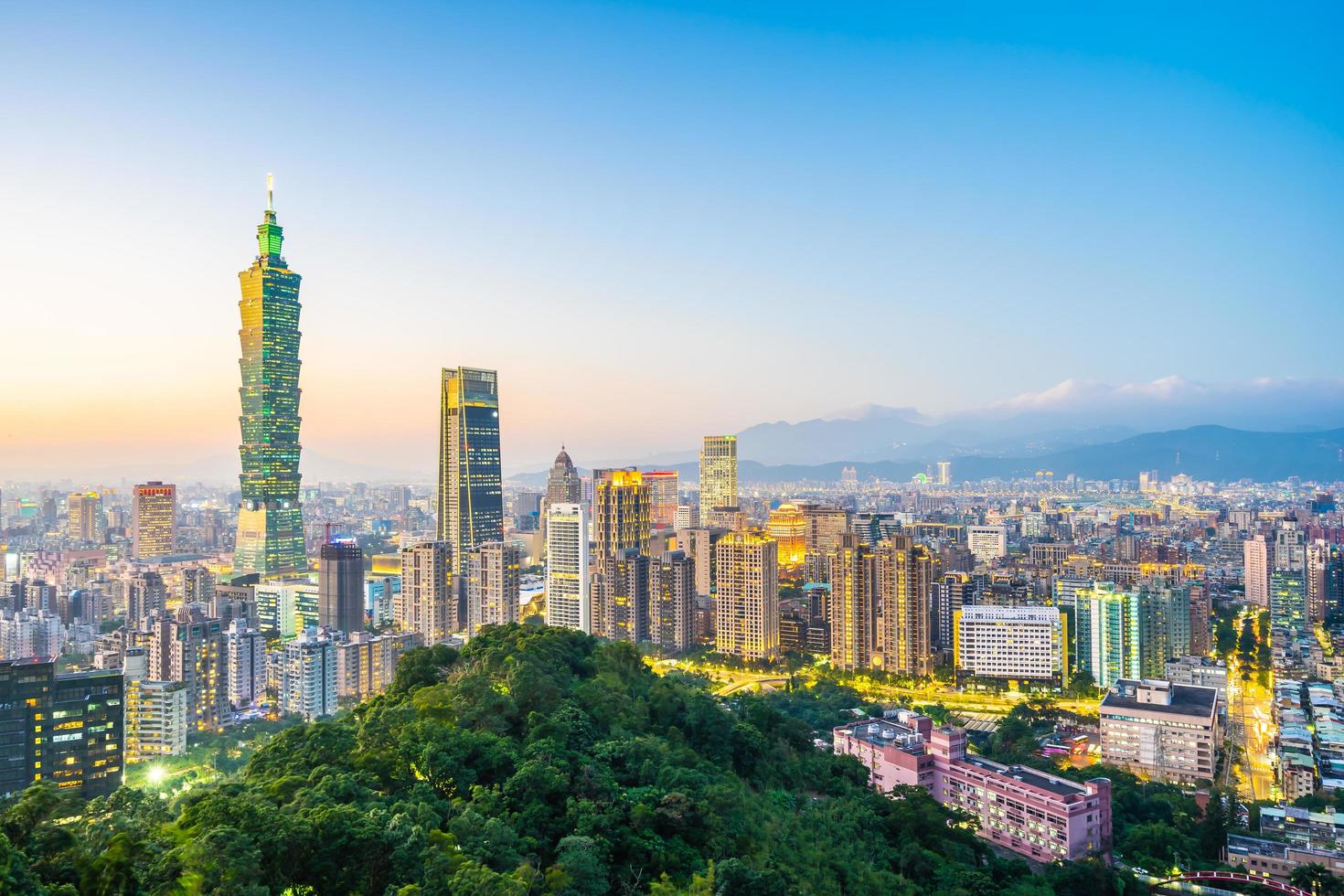 1470x980 Taipei 101 tower and view of Taipei, Taiwan