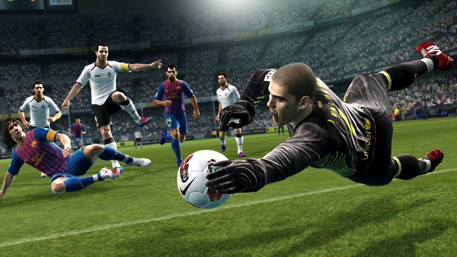 1600x900 GeekLife Review: PES 2013