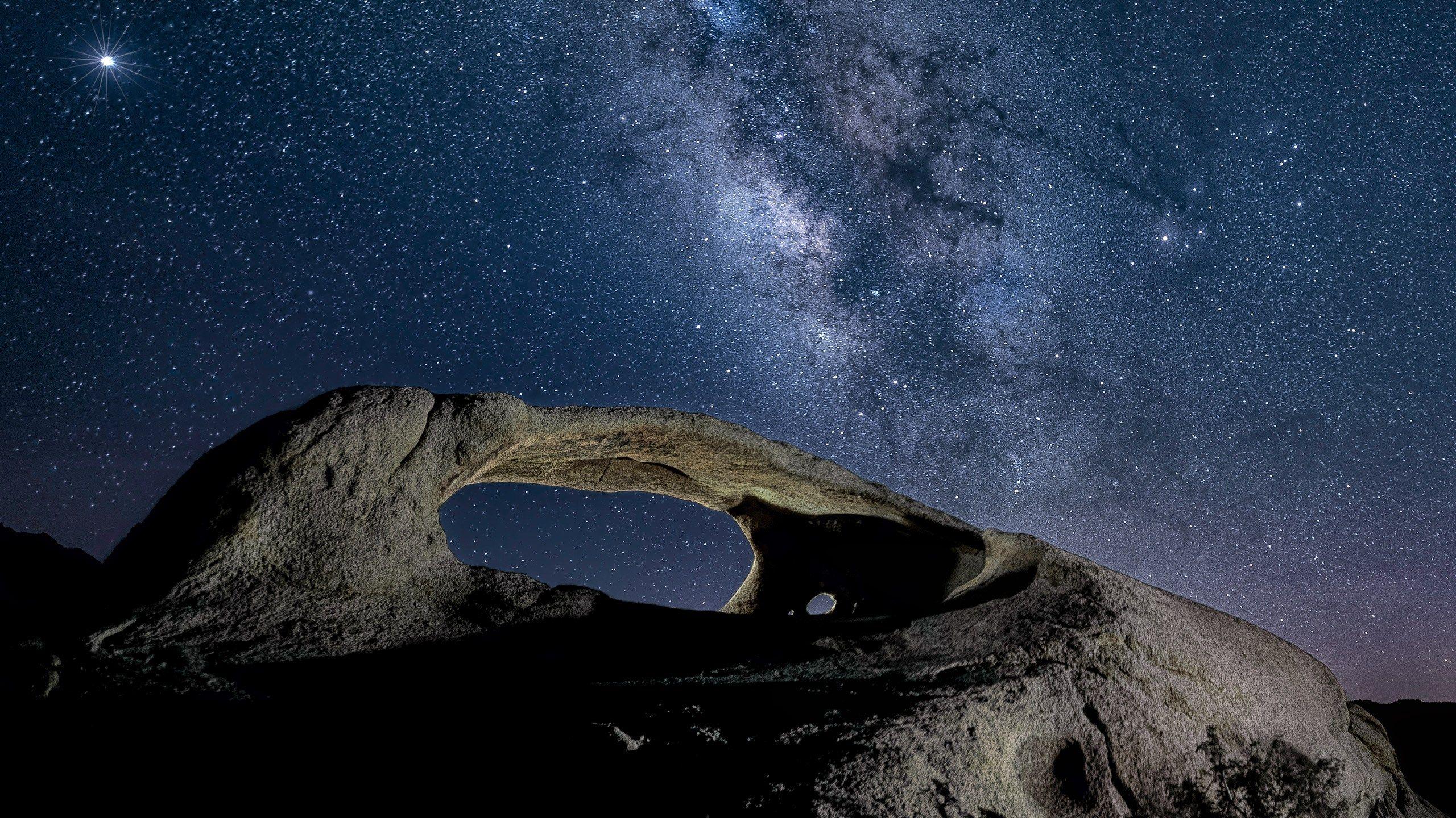 2560x1440 Stacking image for brilliant Milky Way photo