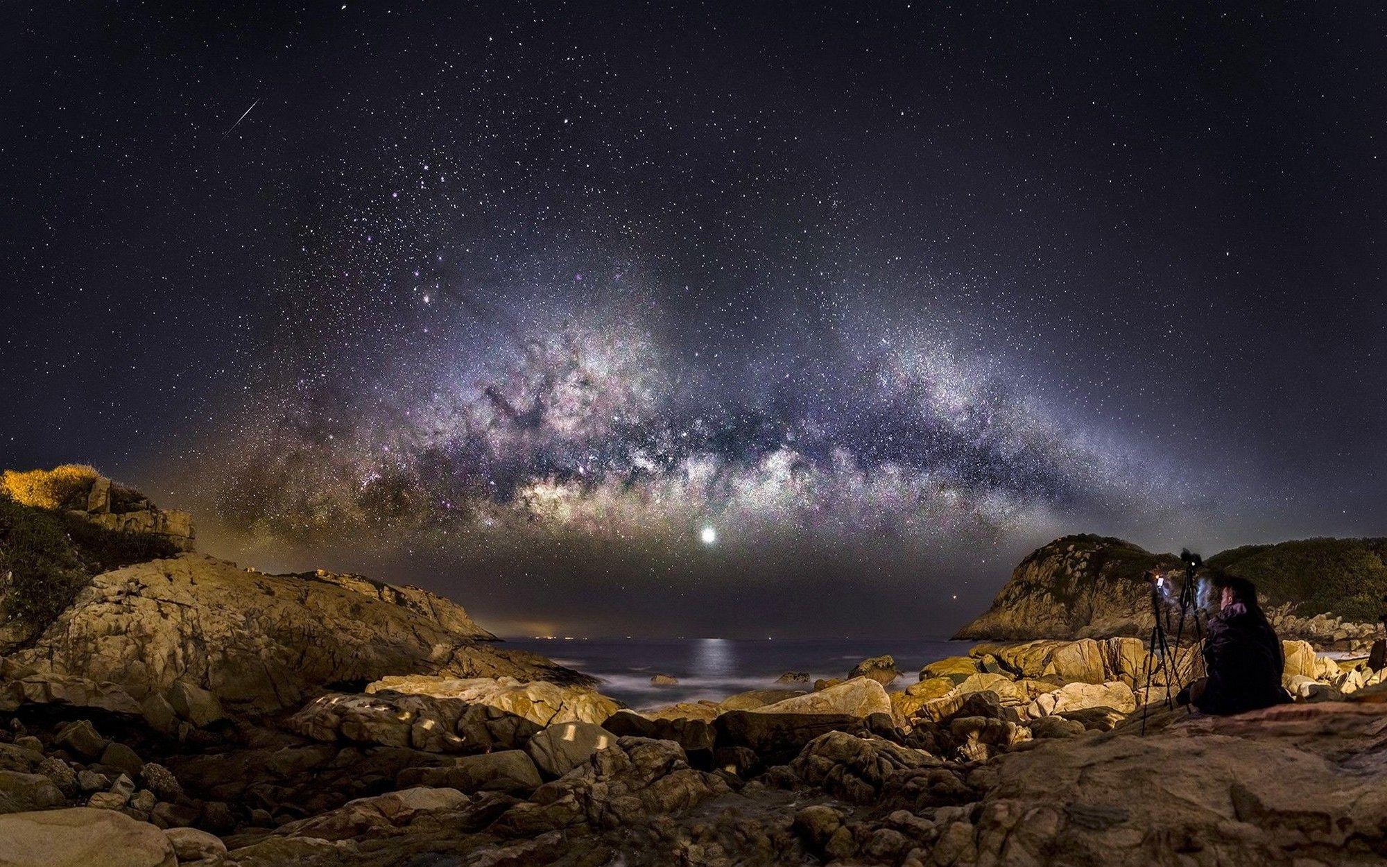 2000x1250 nature, Landscape, Milky Way, Galaxy, Photographers, Long Exposure, Moon, Starry Night, Sea, Rock, Coast Wallpaper HD / Desktop and Mobile Background