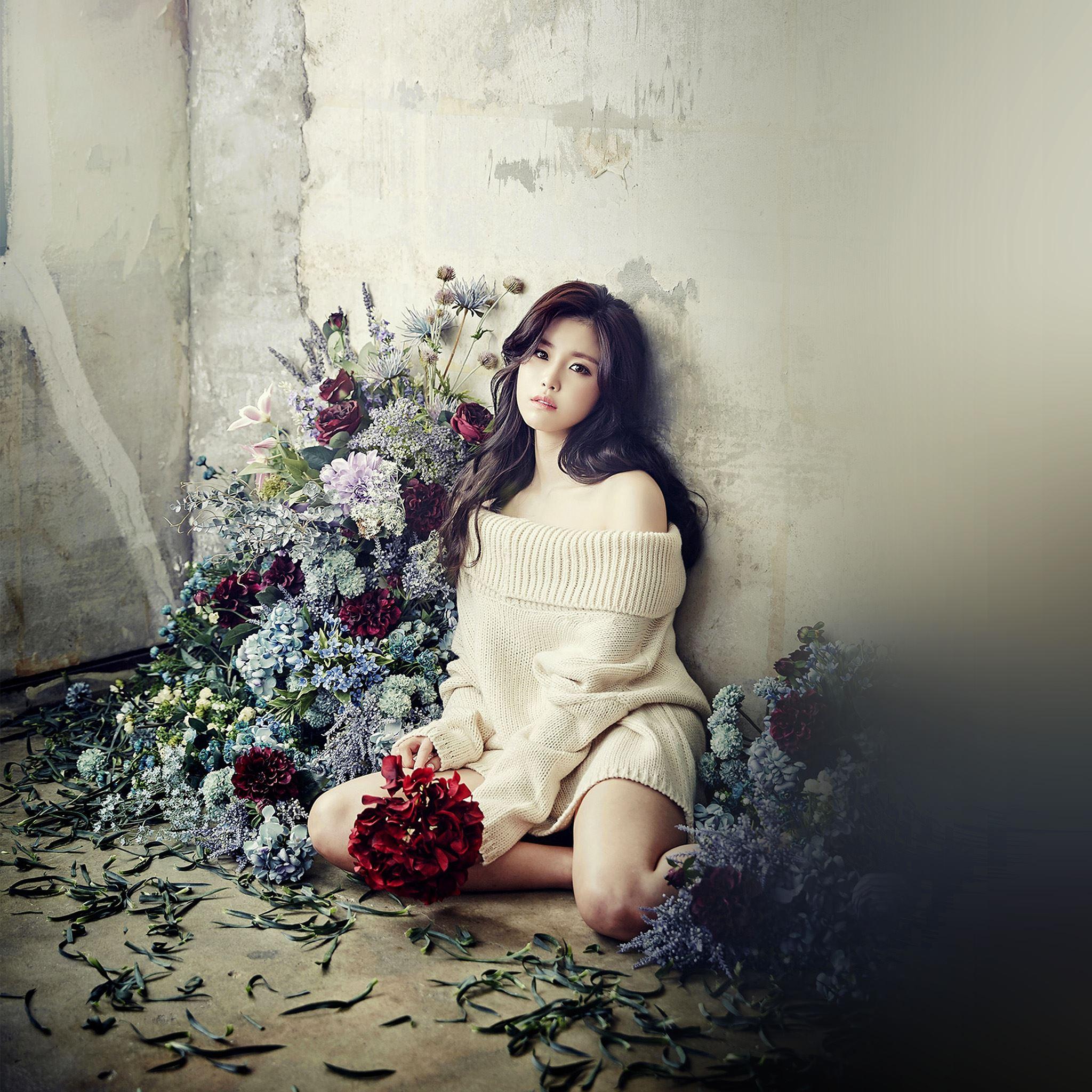 2048x2048 Flower Girl Hyosung Girl Kpop Celebrity iPad Air Wallpaper Free Download