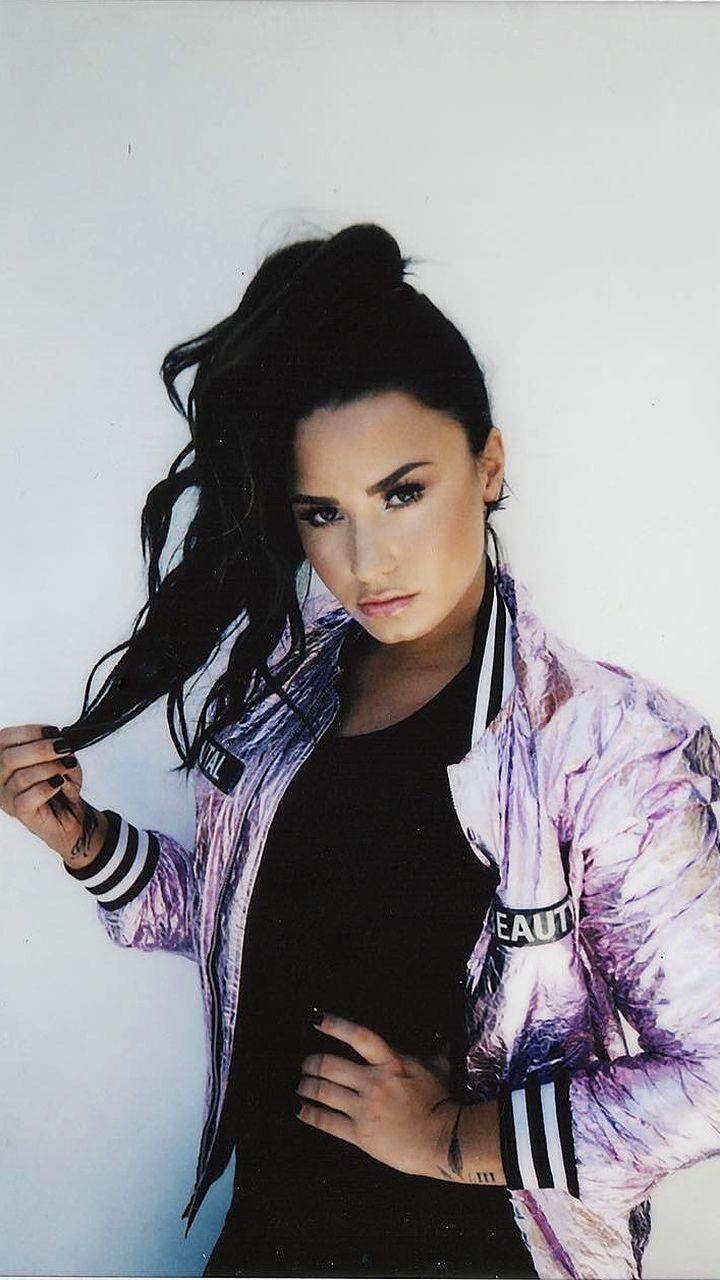 Demi Lovato iPhone Wallpapers - Top Free Demi Lovato iPhone Backgrounds -  WallpaperAccess