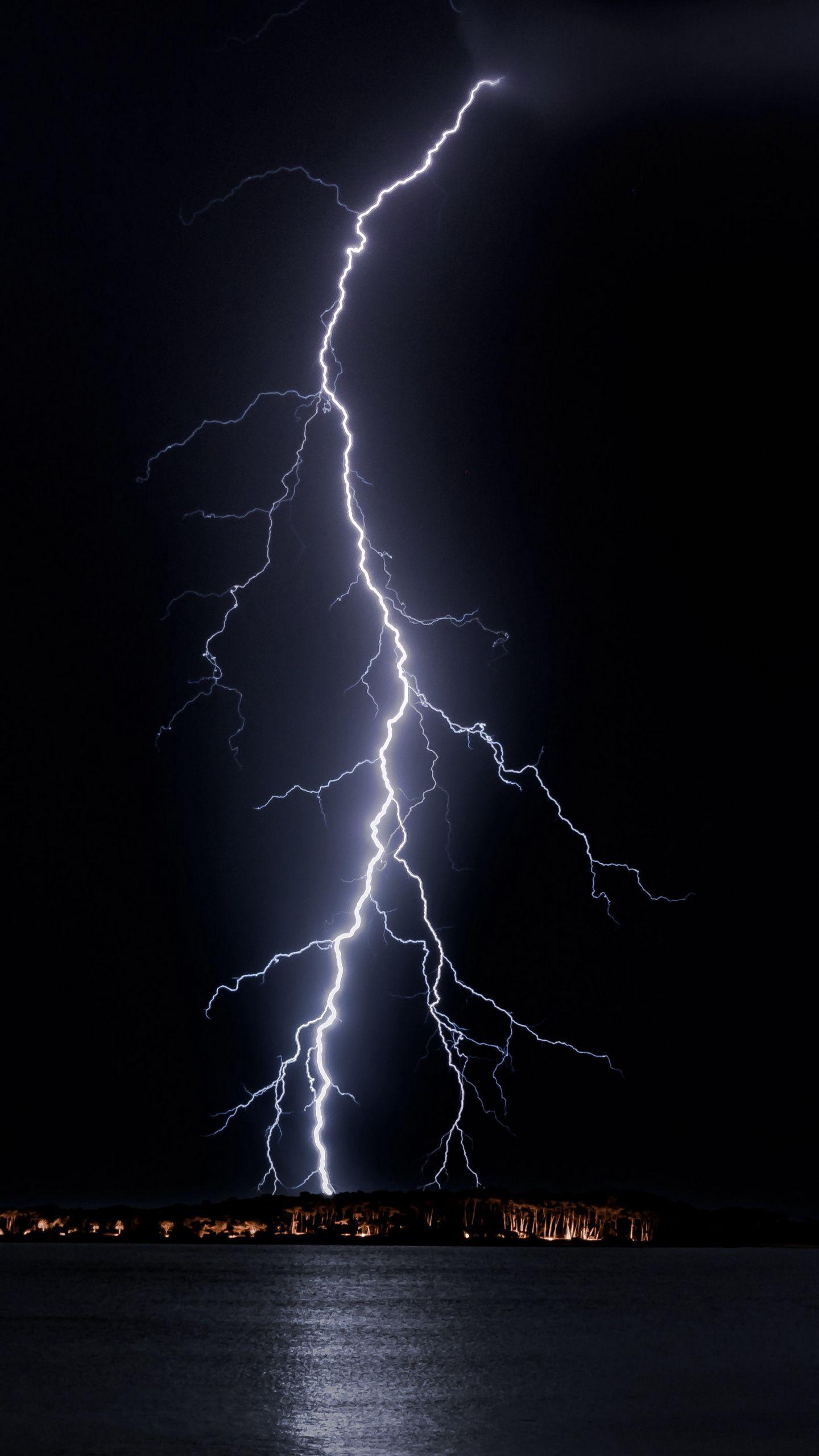 Lightning iPhone 8 Wallpapers Top Free Lightning iPhone 8 Backgrounds