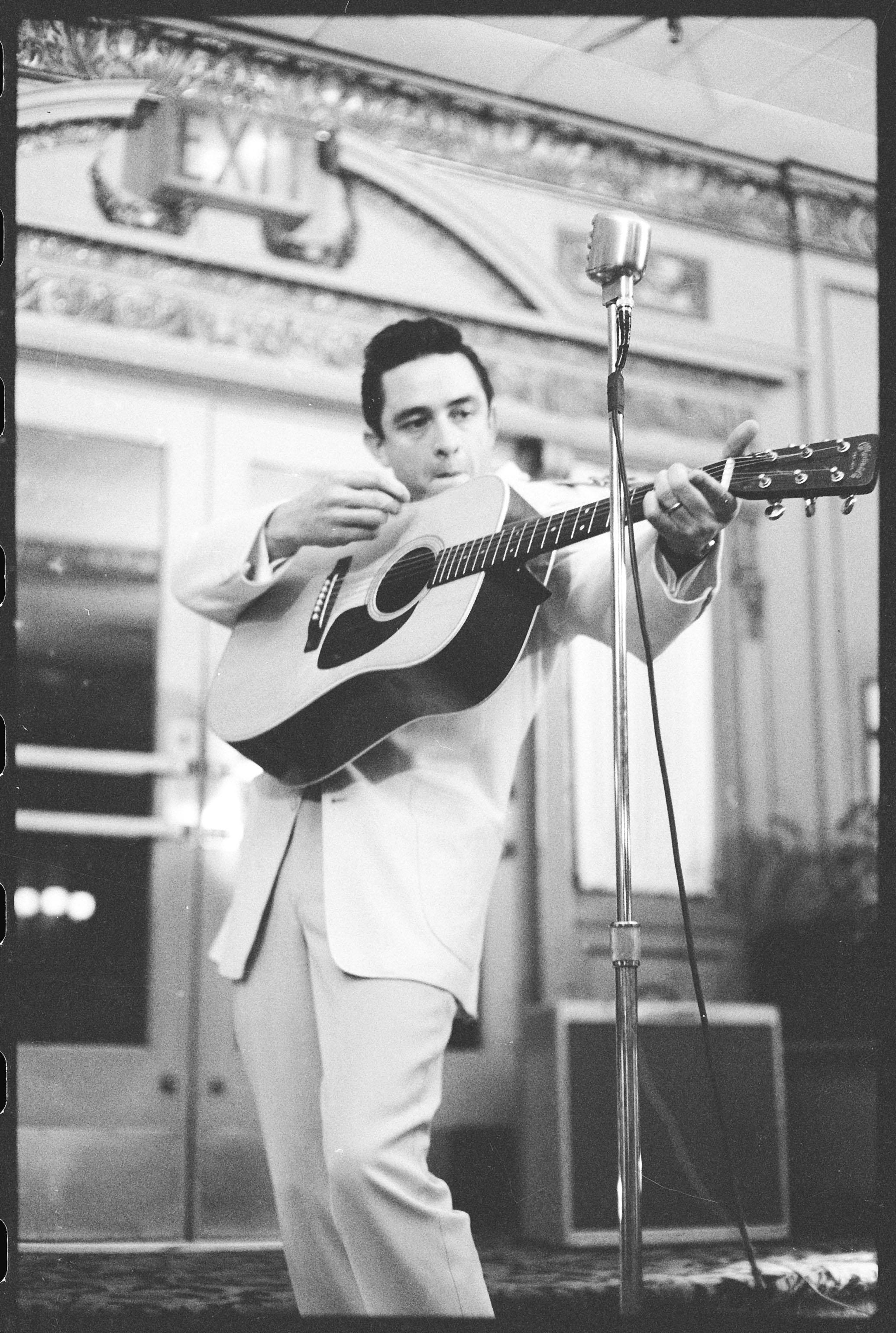 2069x3078 Johnny Cash HD Wallpaper for desktop download