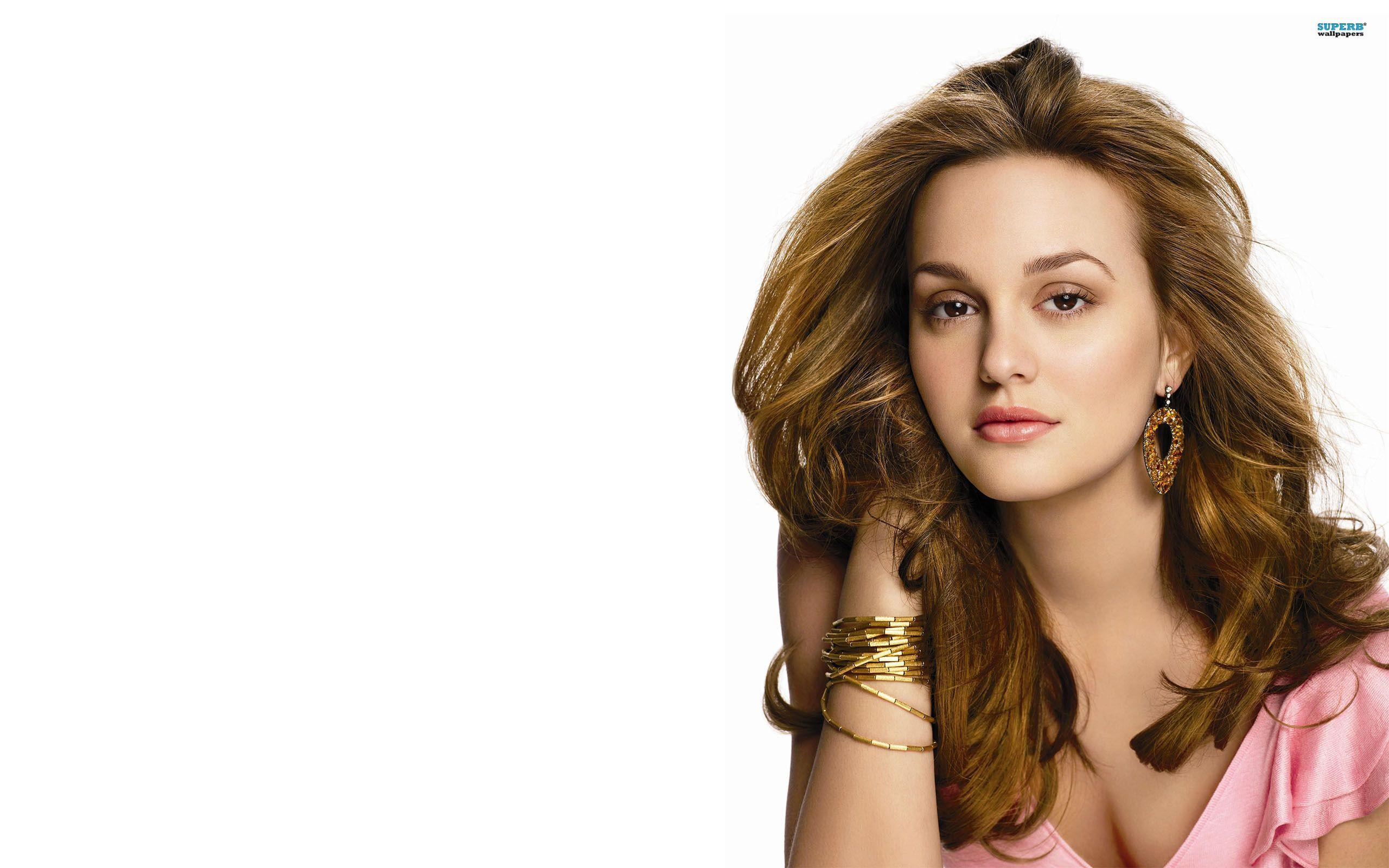 2560x1600 Hot Celebrity Wallpaper