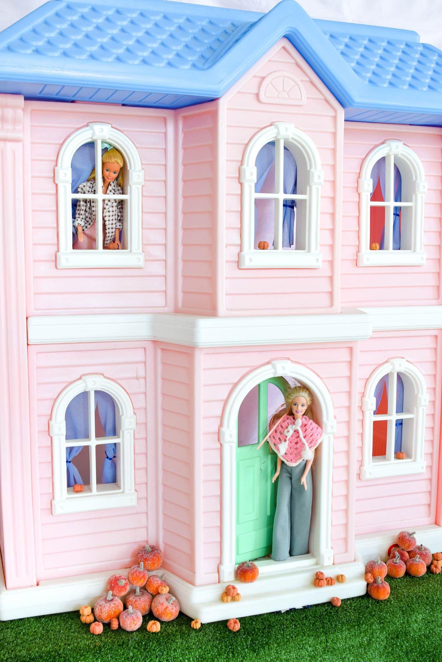 1511x2264 Fall Barbie Dream House Wallpaper Downloads • PMQ