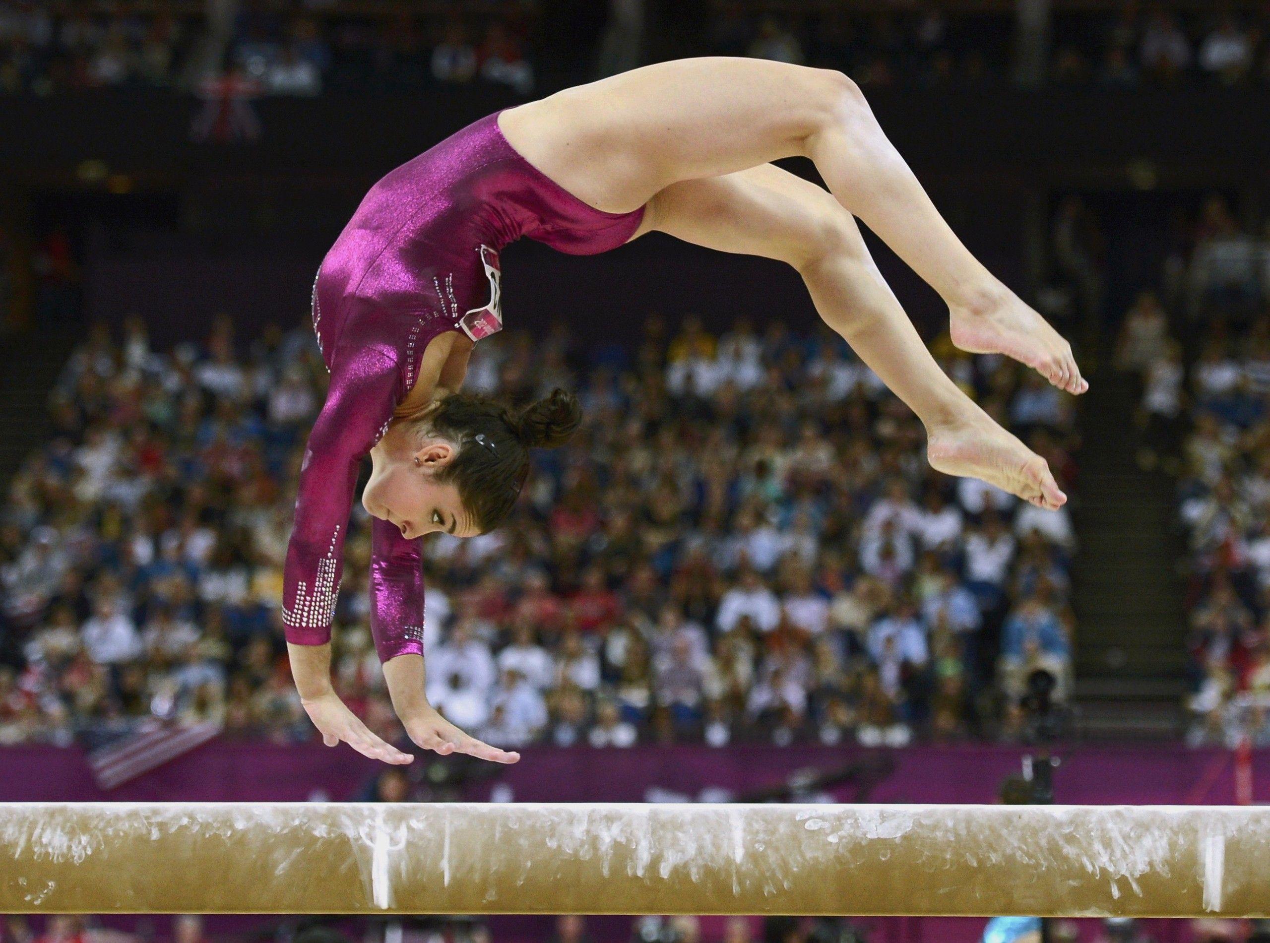 2560x1901 Gymnastics Wallpaper
