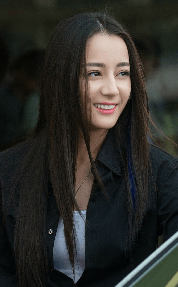 700x1128 Dilraba Dilmurat Wallpaper