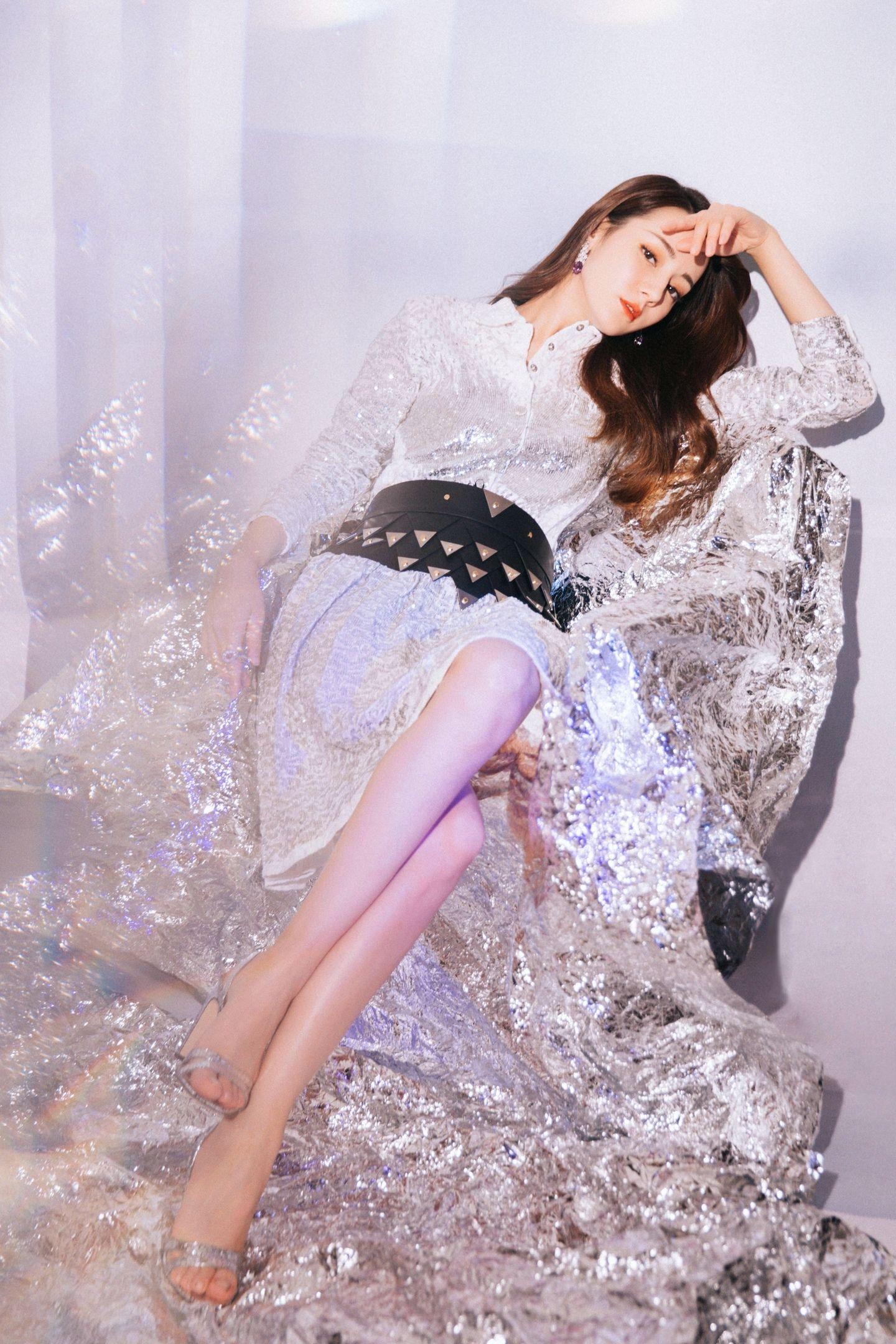 1440x2160 Dilraba Dilmurat's Feet << wikiFeet