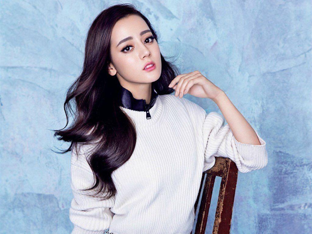 1024x768 Dilraba Dilmurat Wallpaper