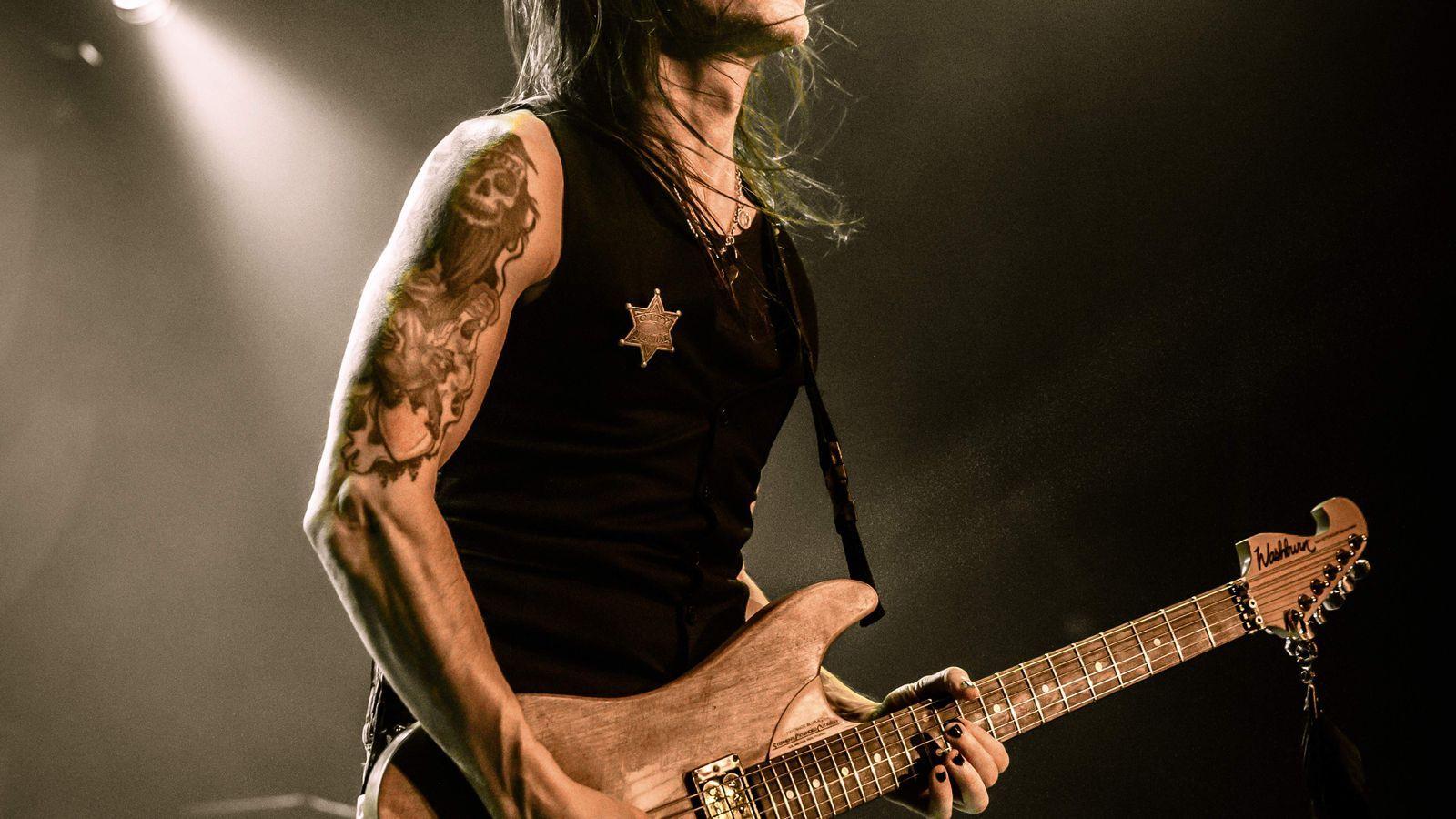 1600x900 Before Clearwater Show, Nuno Bettencourt Breaks Down Generation Axe's All Star Guitar Hero Lineup