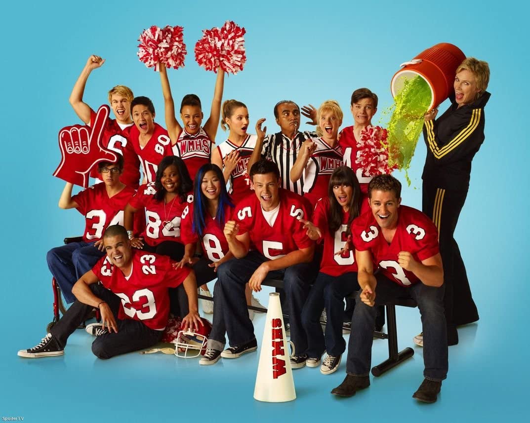 1073x857 Glee Cast HD Wallpaper