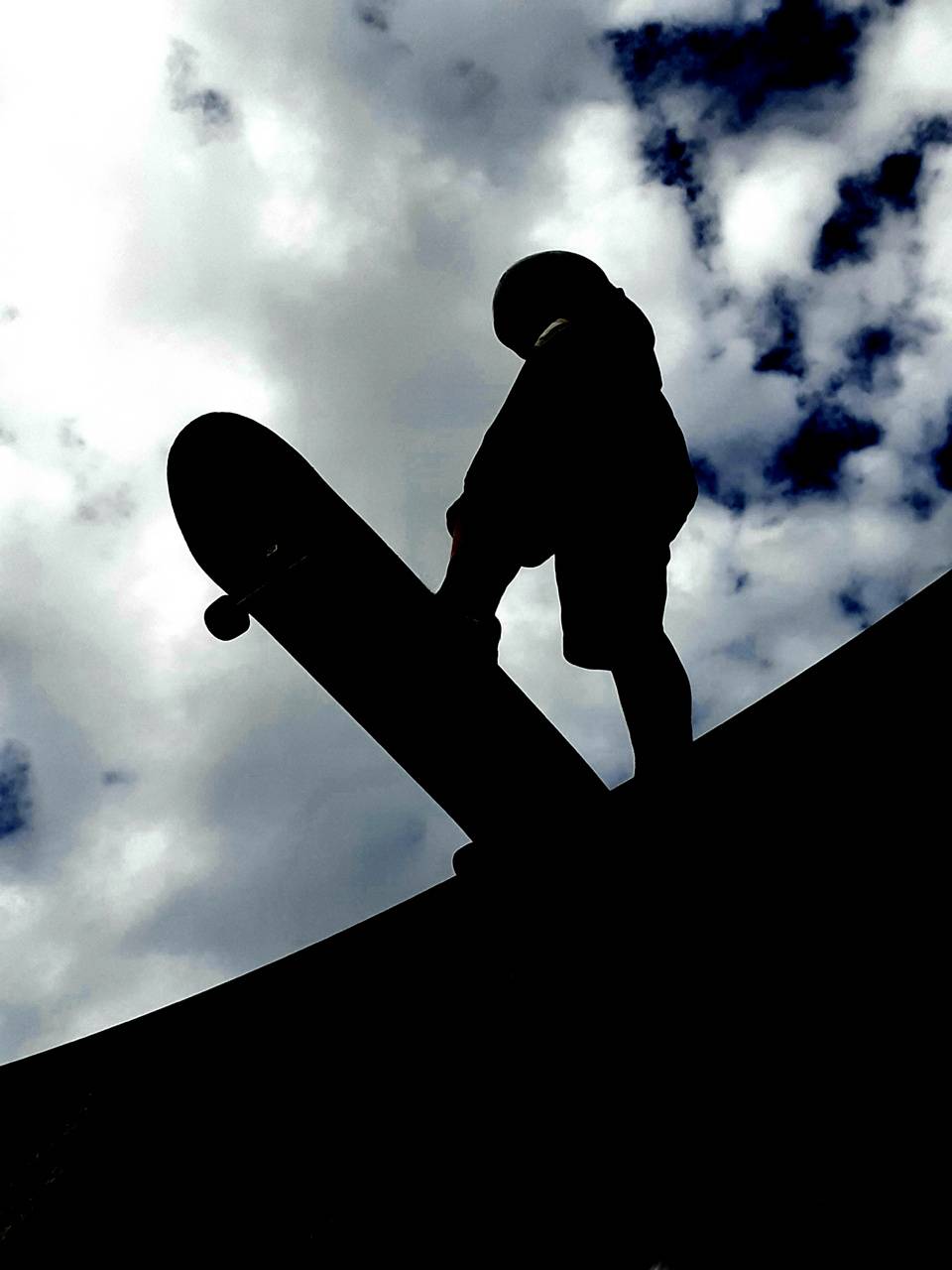 960x1280 Skater Guy wallpaper